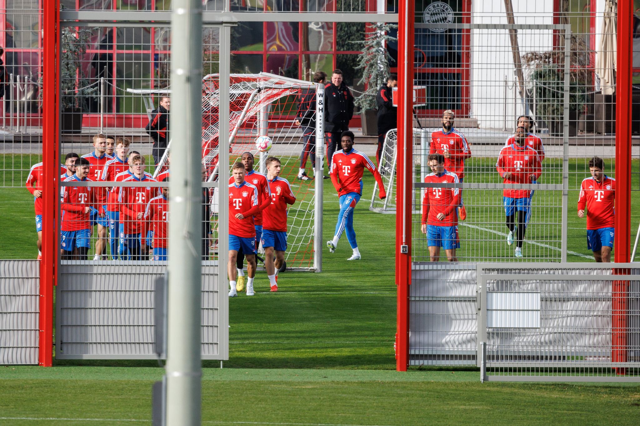 «Da simmer wieder»: FC Bayern zurück auf dem Rasen