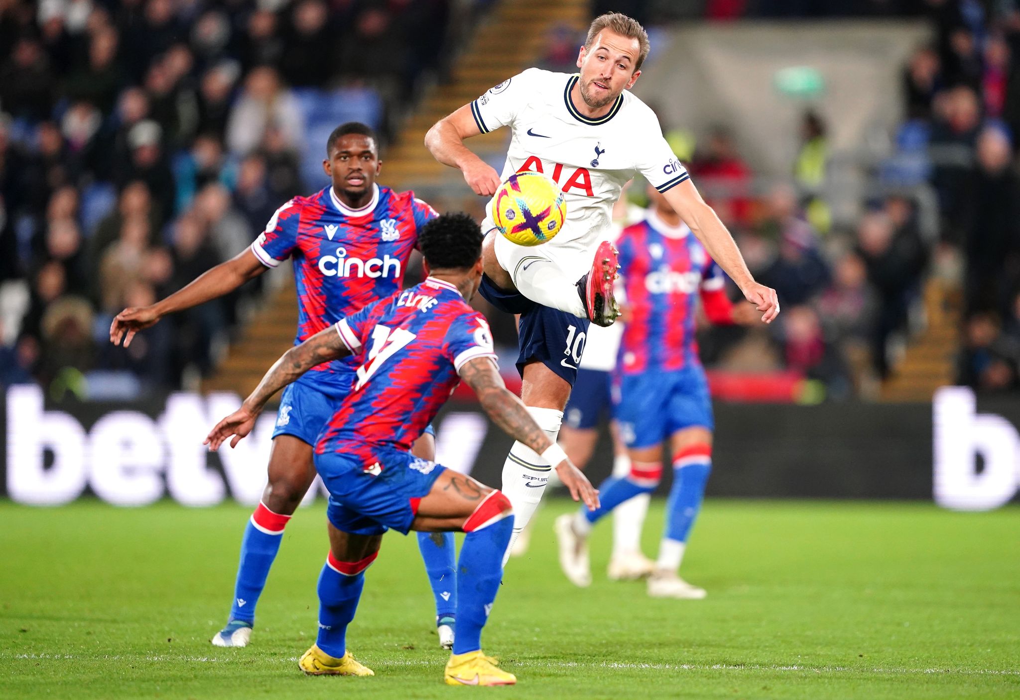 Doppelpack im Jubiläumsspiel: Kane führt Tottenham zum Sieg
