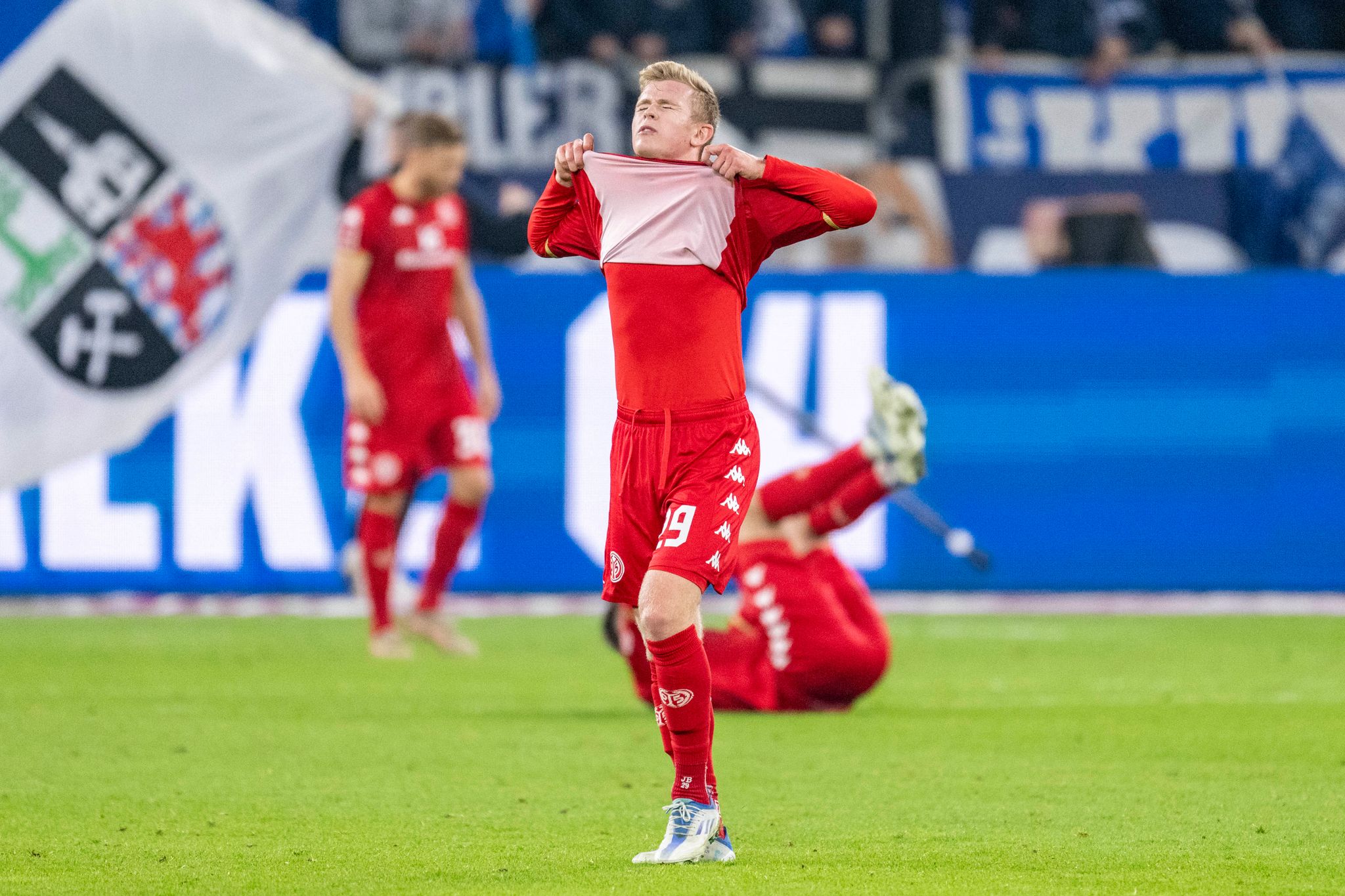 Mainz-Stürmer Burkardt nicht im Trainingslager dabei