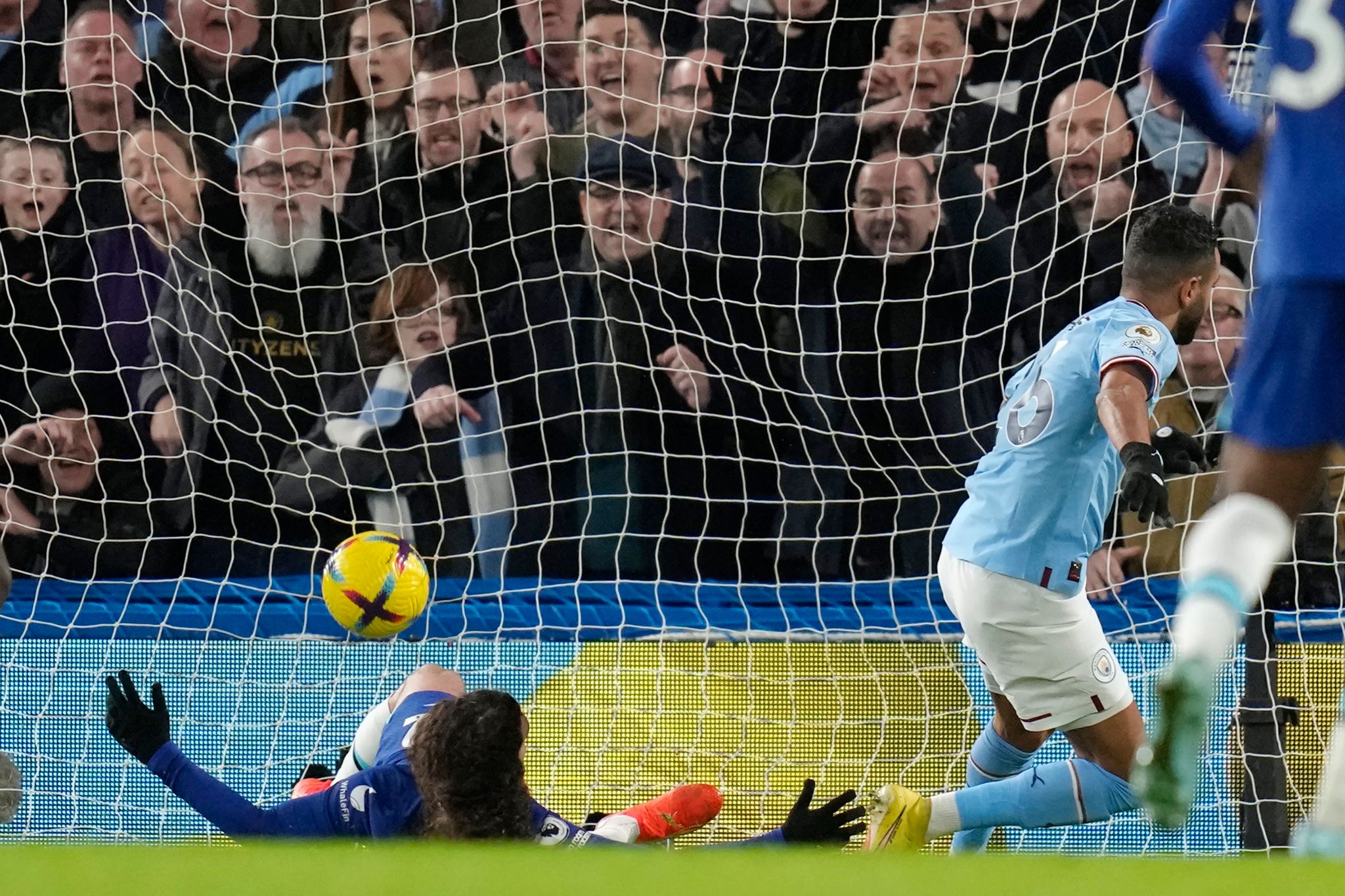 Sieg bei Chelsea: Manchester City verkürzt Rückstand