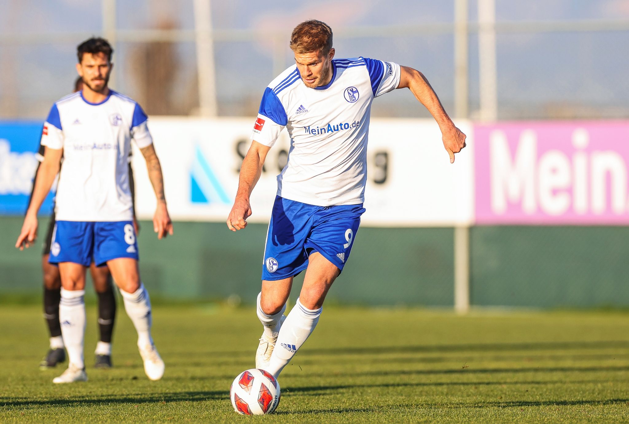 2:2 gegen Zürich: Schalke verpasst Sieg, Polter verletzt