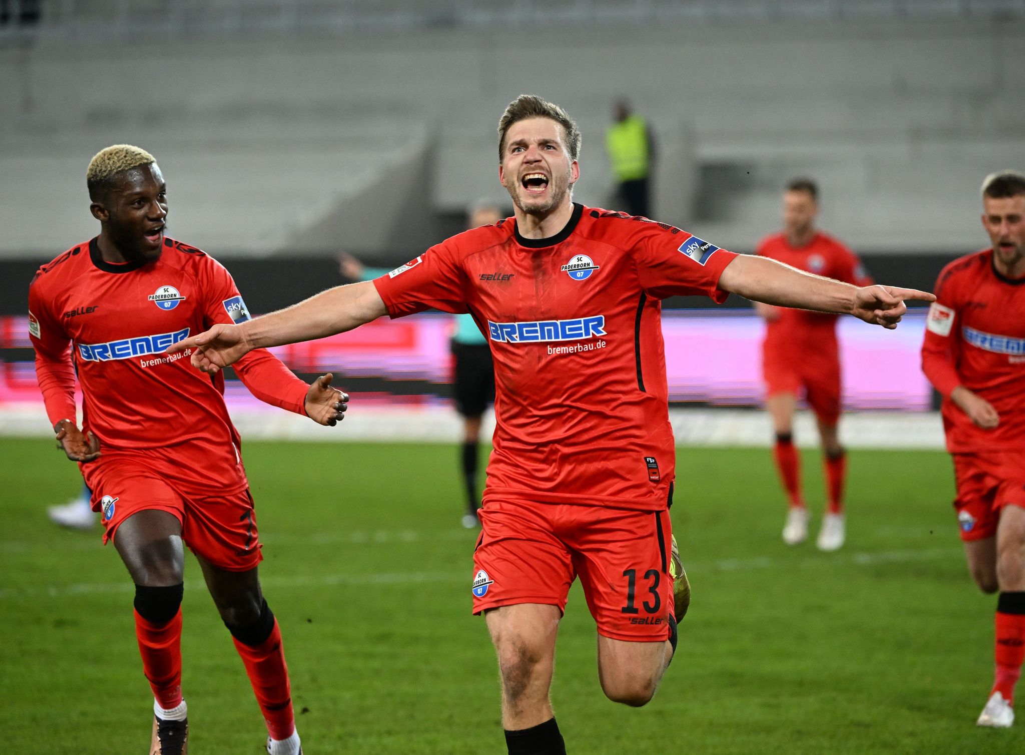 Siege für Paderborn und Düsseldorf