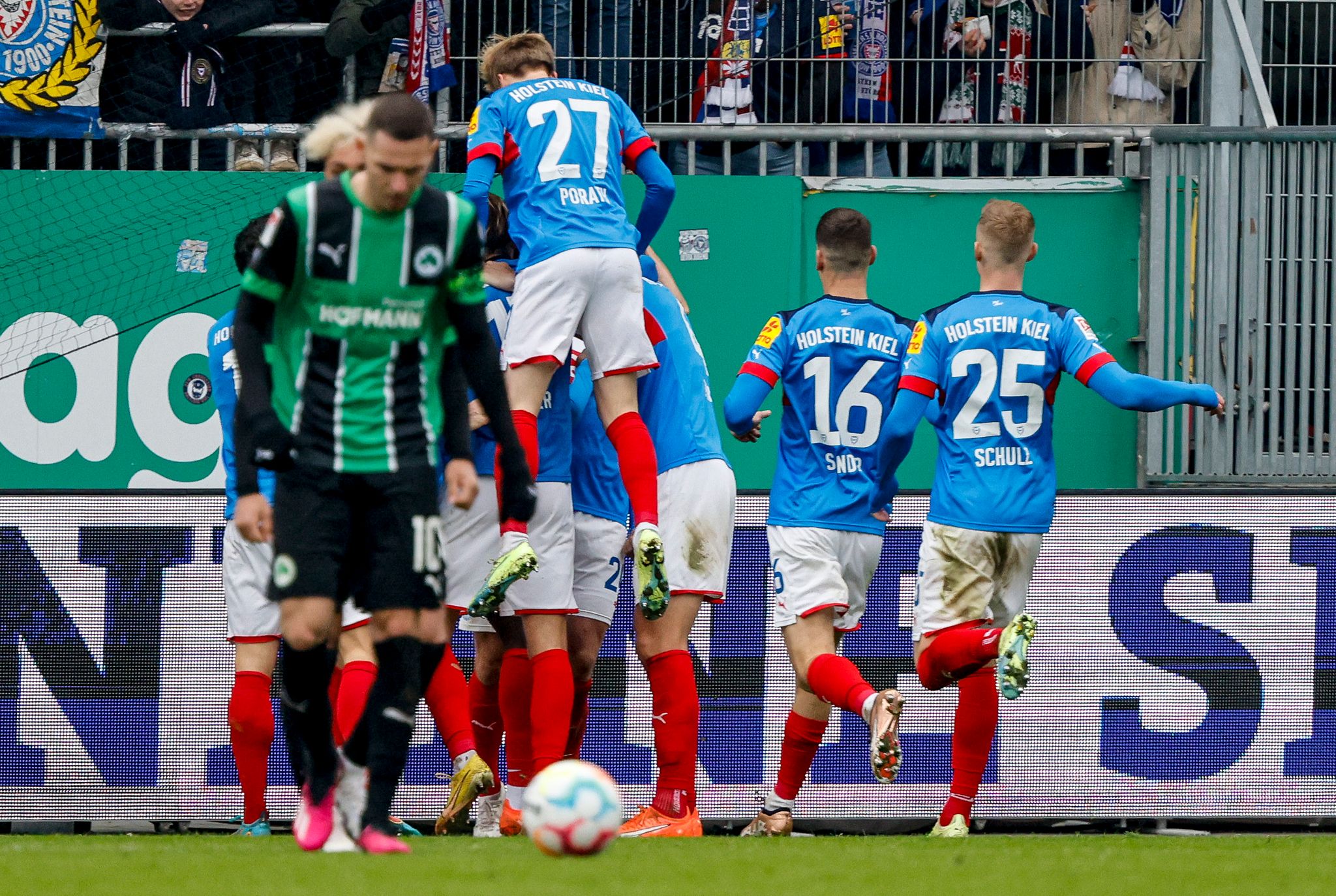 Kiel siegt – Erste Niederlage für Fürth unter Zorniger