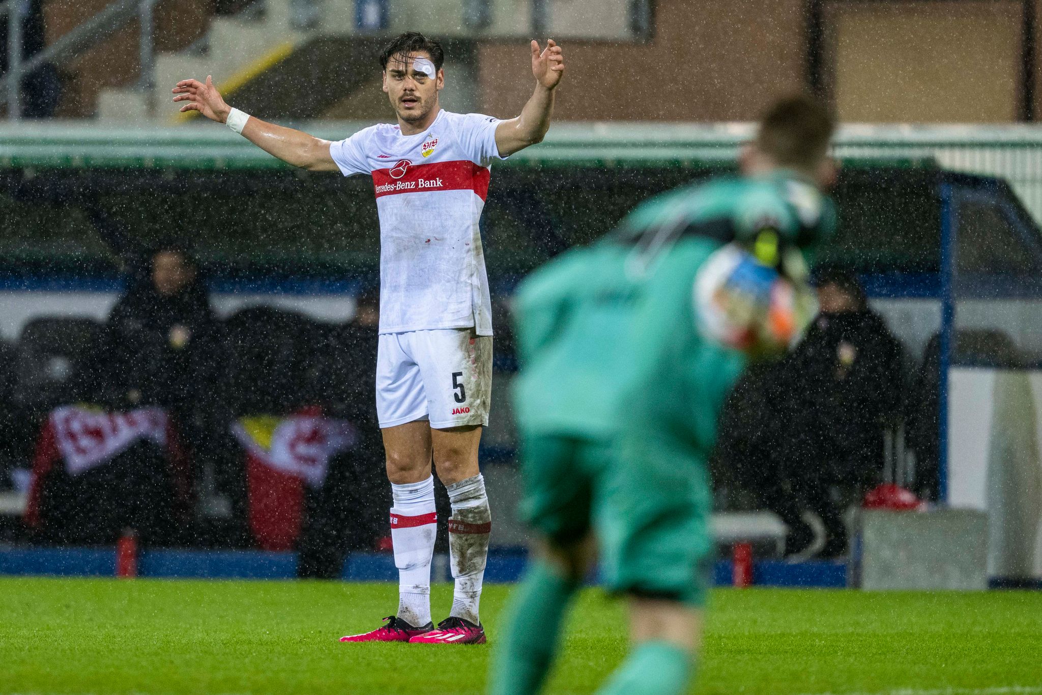 Rekord-Eigentor von VfB-Verteidiger Mavropanos