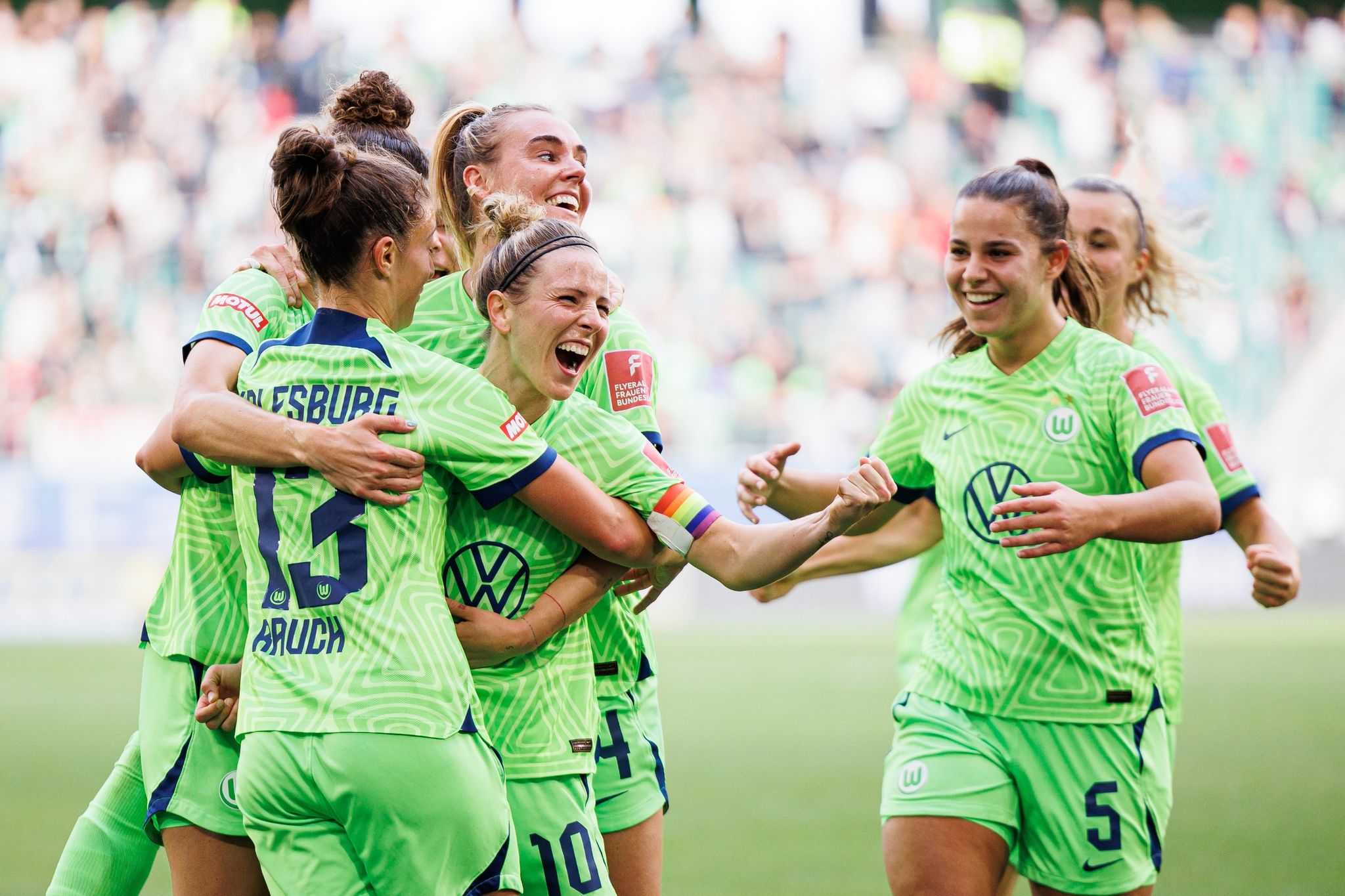 Wolfsburg wehrt sich gegen Liga-Langeweile und dominiert