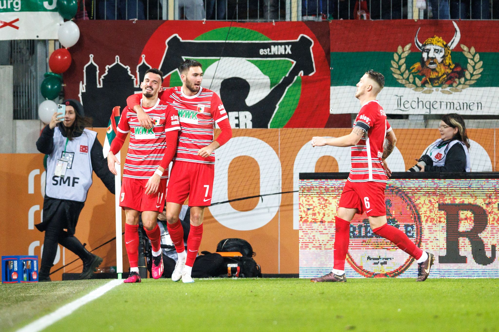 Berisha lässt Augsburg jubeln – Sieg gegen Leverkusen