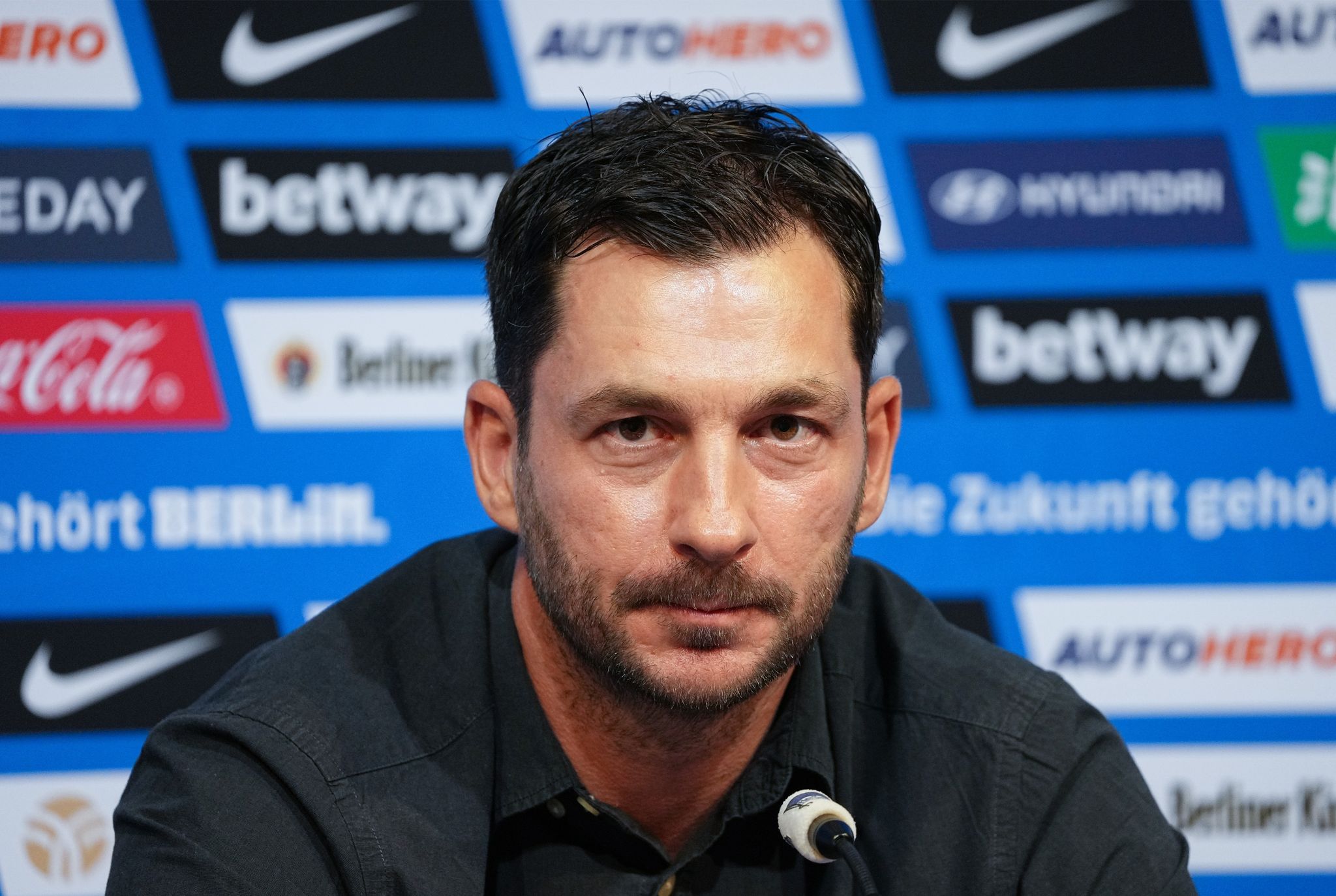 Vertrauen in den Trainer: Hertha will Ruhe bewahren