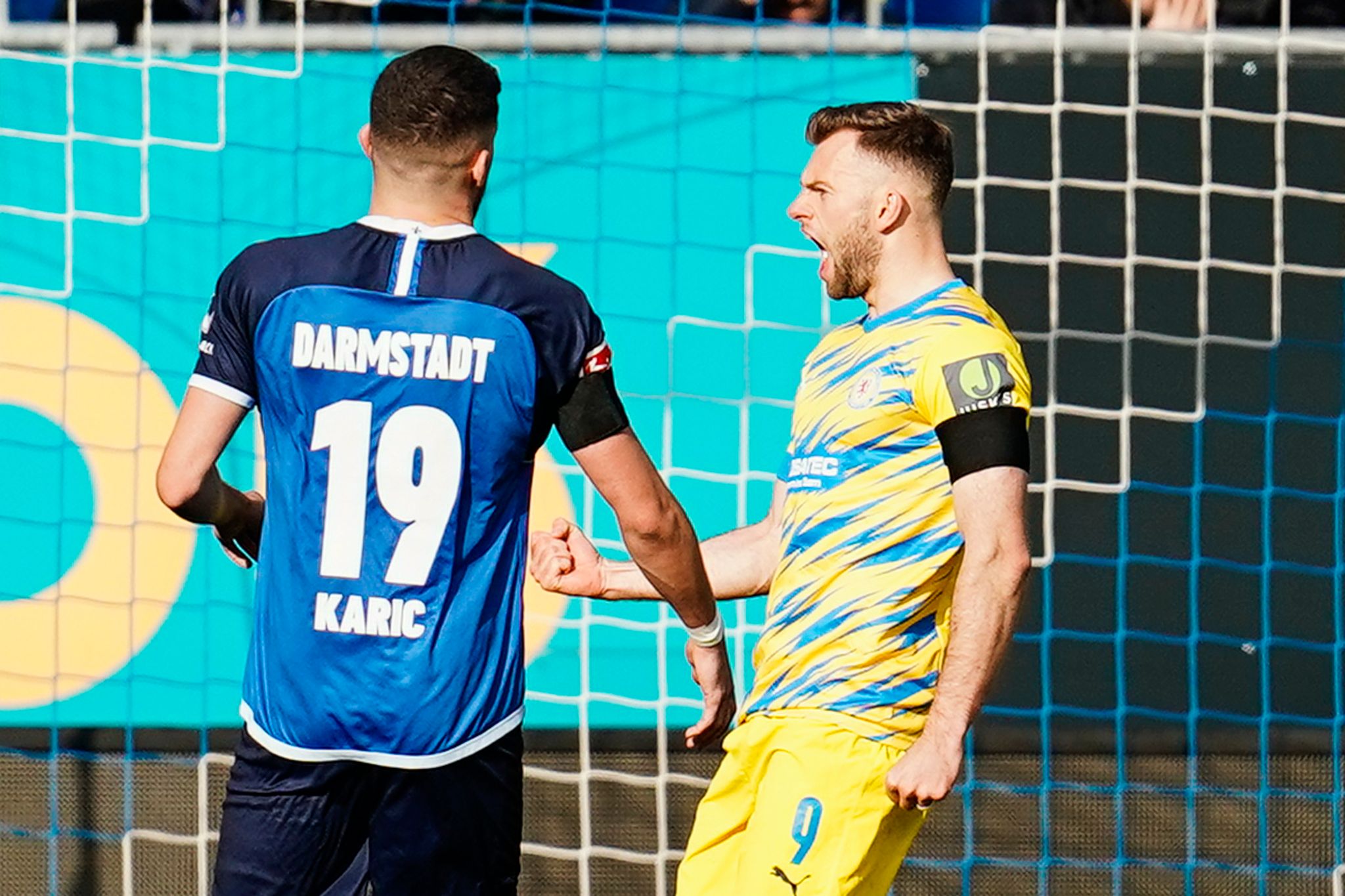 Darmstadt 98 baut Tabellenführung aus