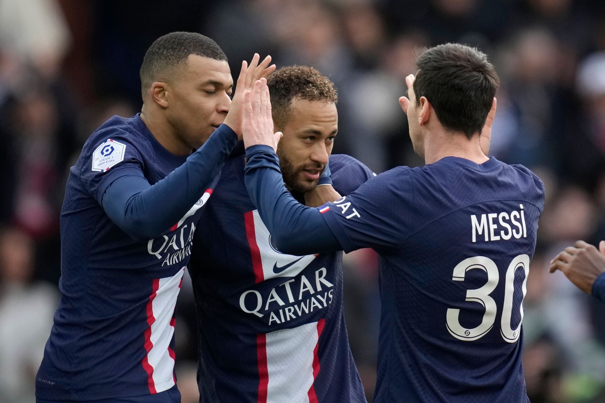 Mbappé und Messi retten PSG – Sorgen um verletzten Neymar