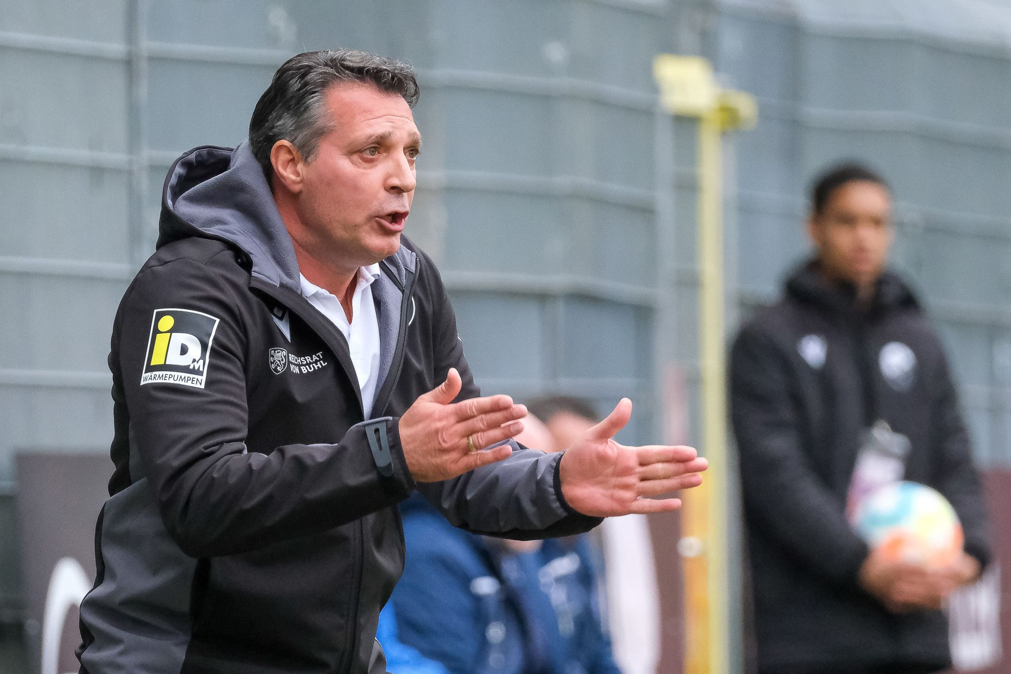 SV Sandhausen stellt Trainer Alois Schwartz frei