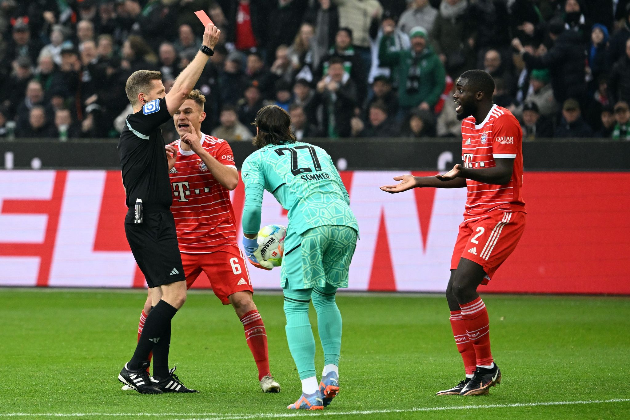 Nach Rot in Gladbach: Münchner Upamecano ein Spiel gesperrt