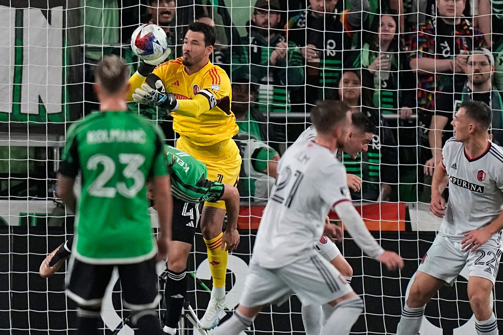 Erster Sieg für St. Louis und Roman Bürki