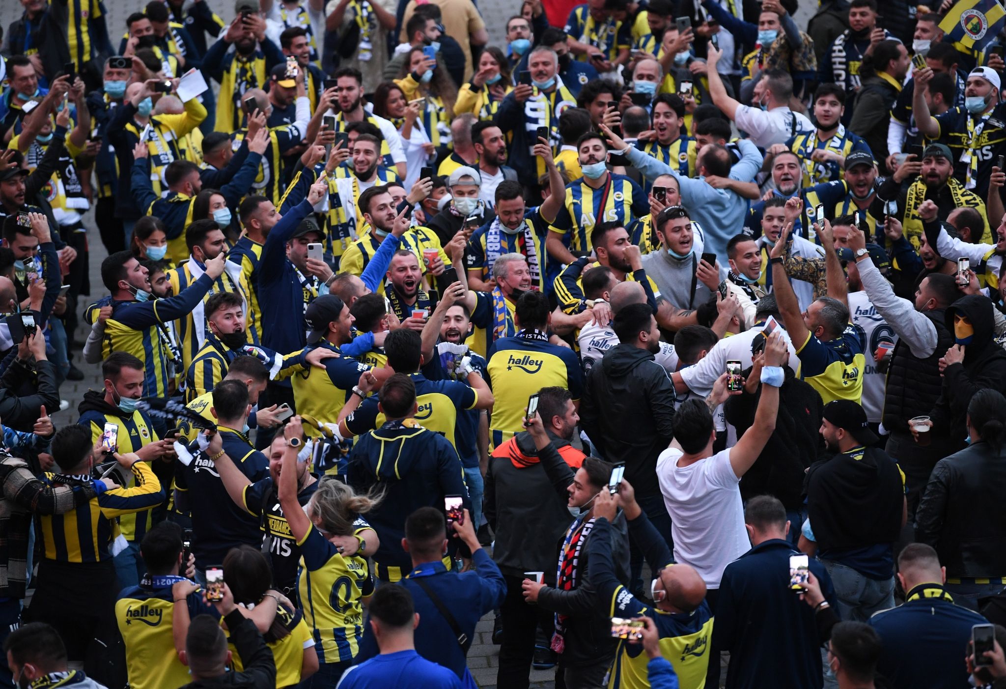 Gericht bestätigt: Fenerbahce muss ohne Fans spielen