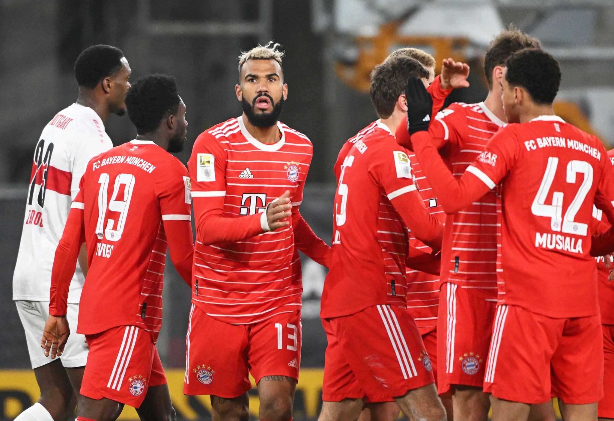 «Keine Glanzleistung»: Bayern mit Zittersieg wieder Erster