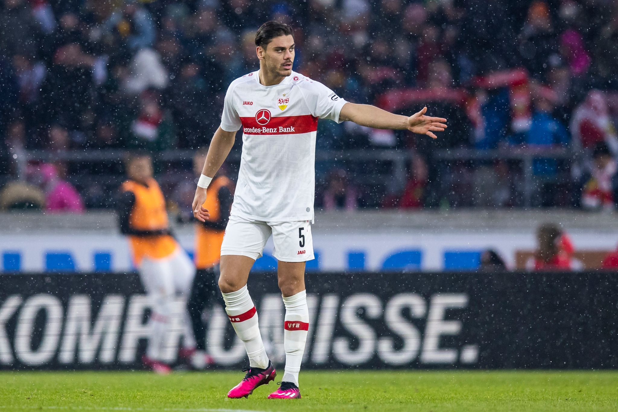 Eintracht an VfB-Verteidiger Mavropanos interessiert