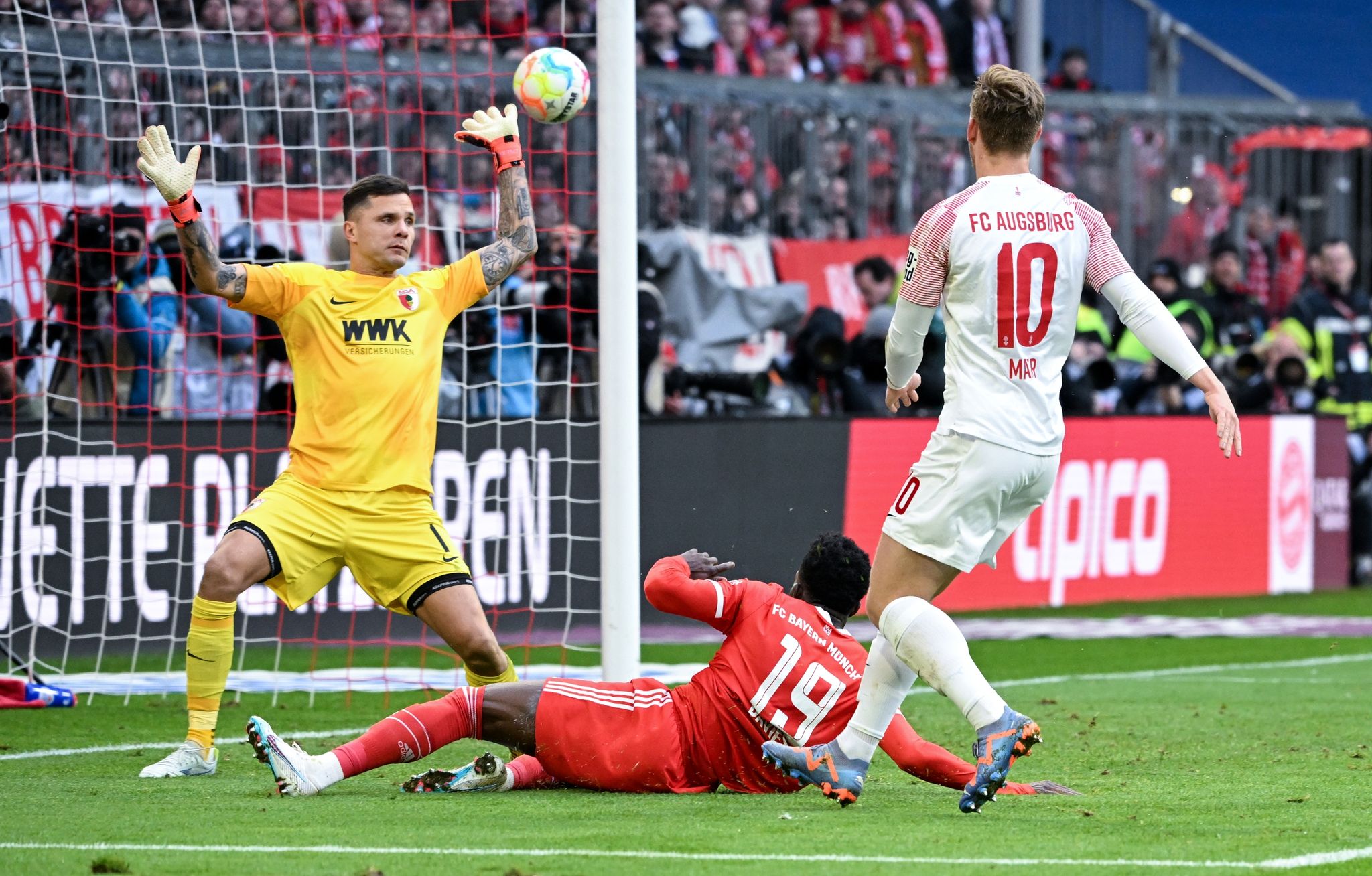 Augsburg muss um Torwart Gikiewicz bangen