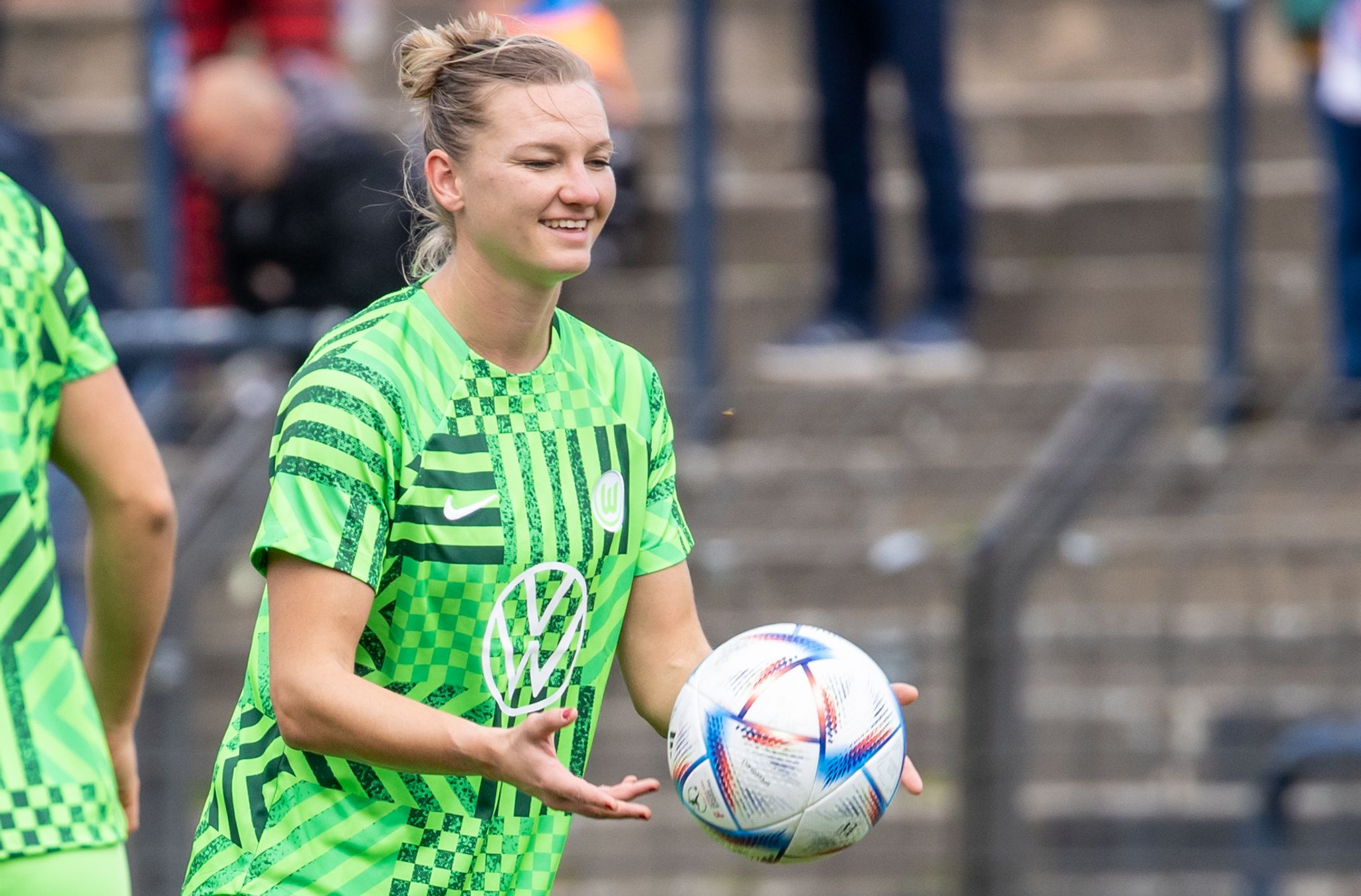 Wolfsburger Fußballerinnen wieder an der Spitze