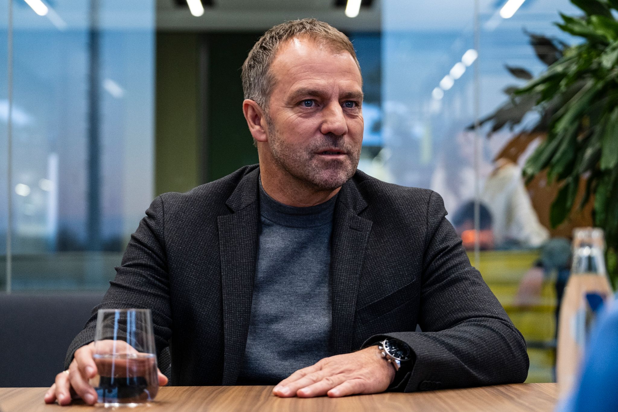 Kuchen als WM-Therapie: Flick will Katar-Hypothek abstreifen