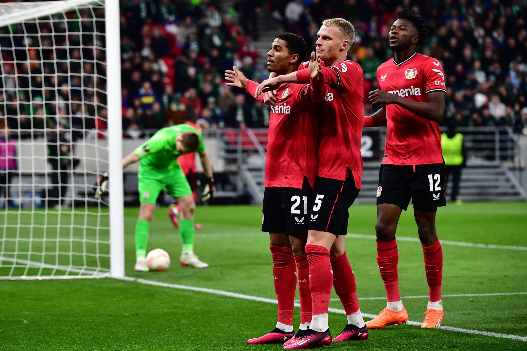 Vor Liga-Duell: Nur Bayer folgt den Bayern ins Viertelfinale