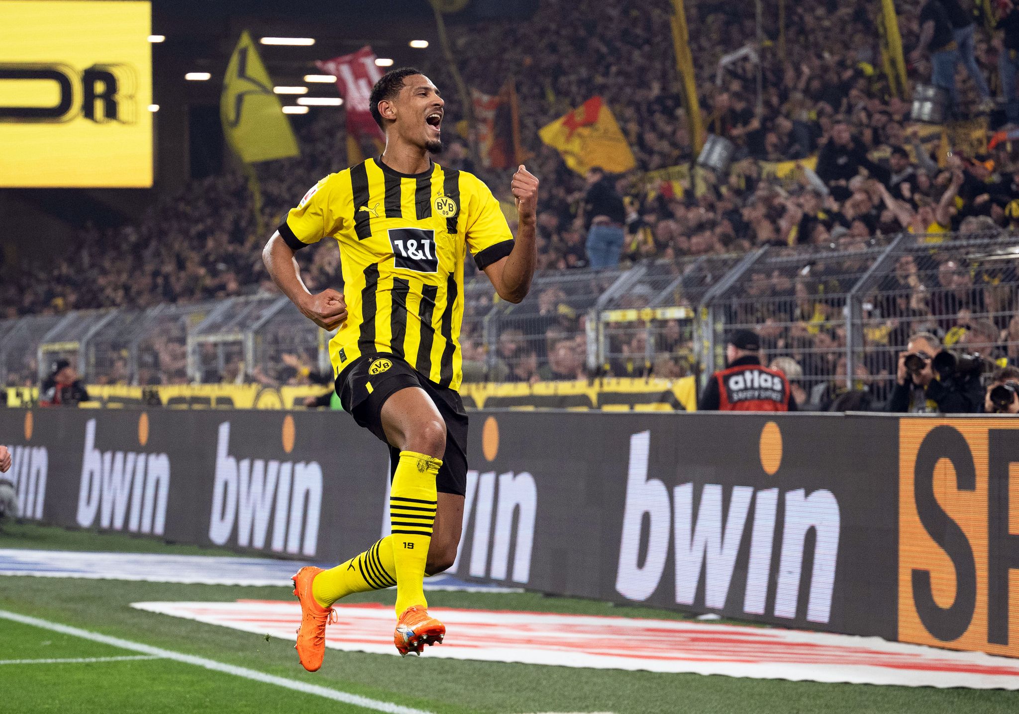 Dortmund mit Gala an die Spitze: 6:1 gegen Köln