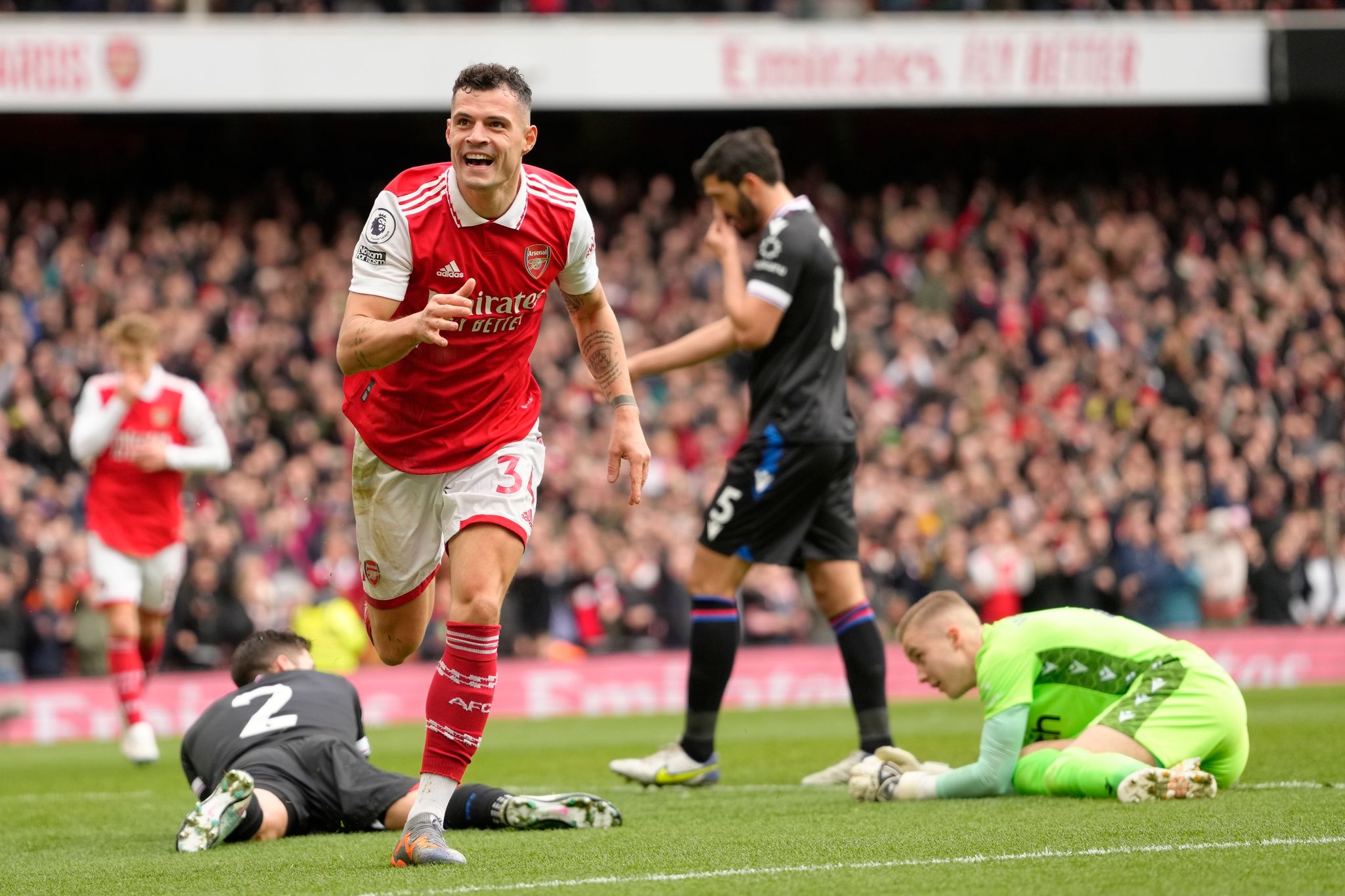 Spitzenreiter Arsenal baut Vorsprung auf Man City aus