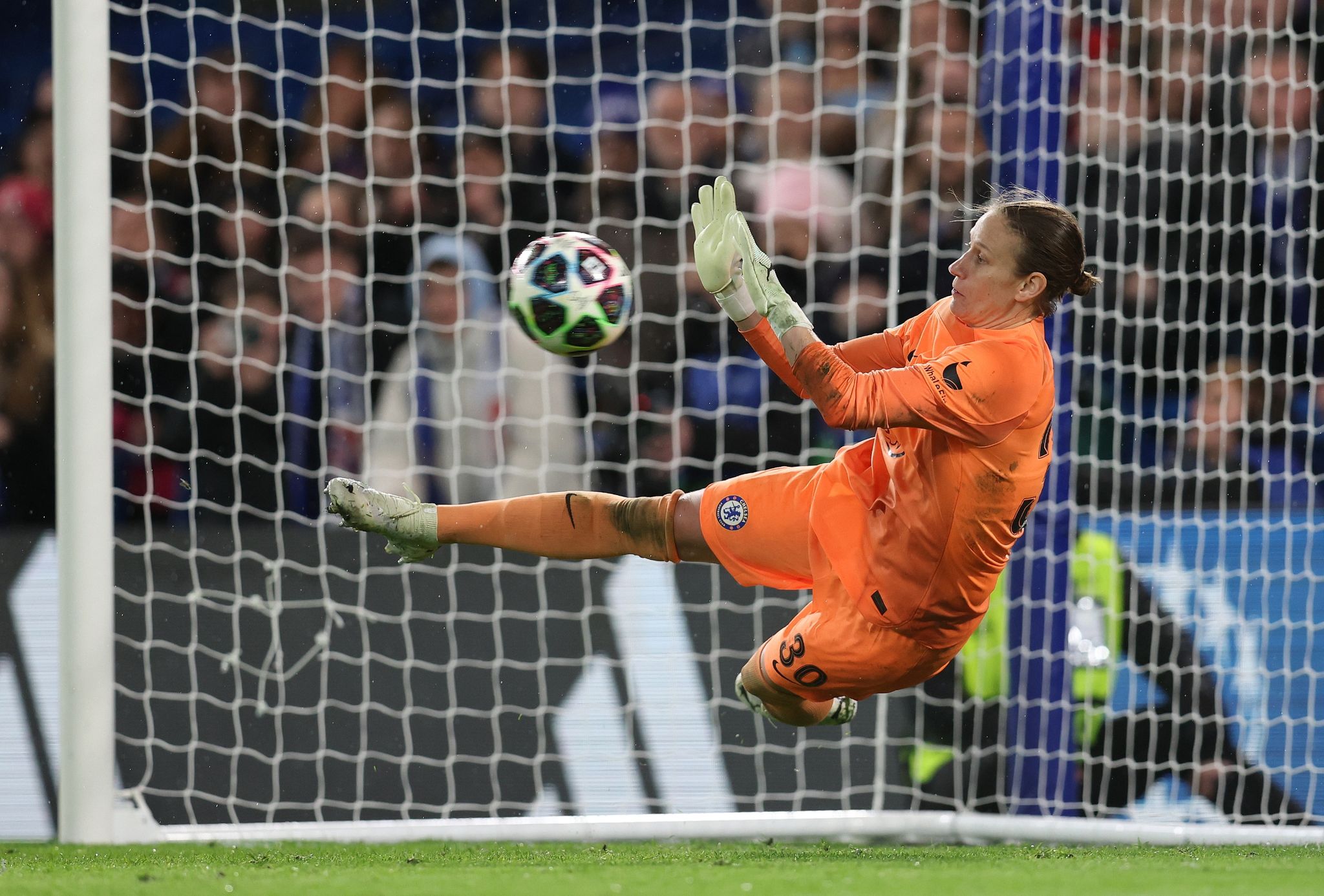 Nationaltorhüterin Berger führt Chelsea ins Halbfinale
