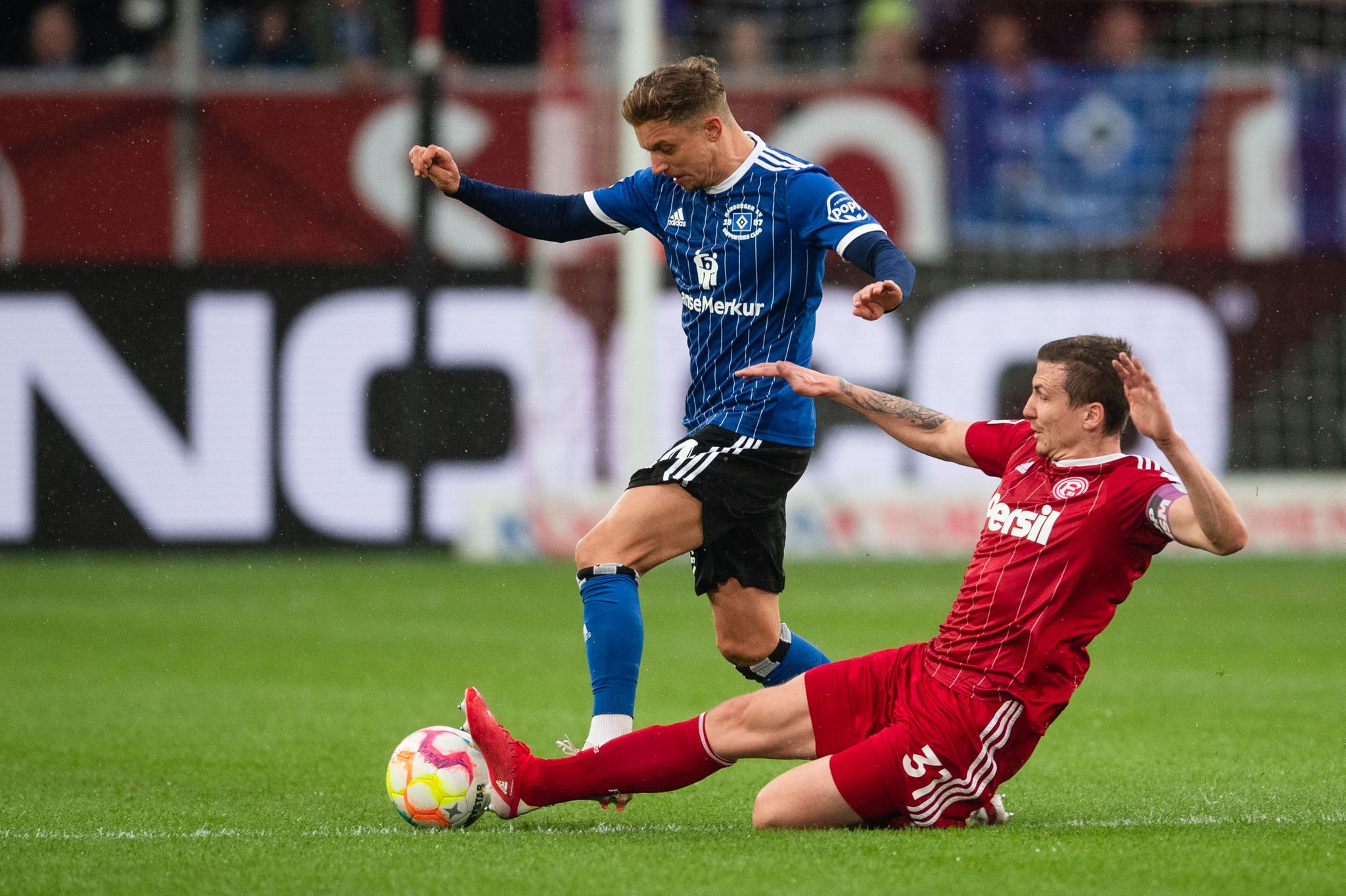 Klarers Eigentor beschert HSV 2:2 bei Fortuna Düsseldorf