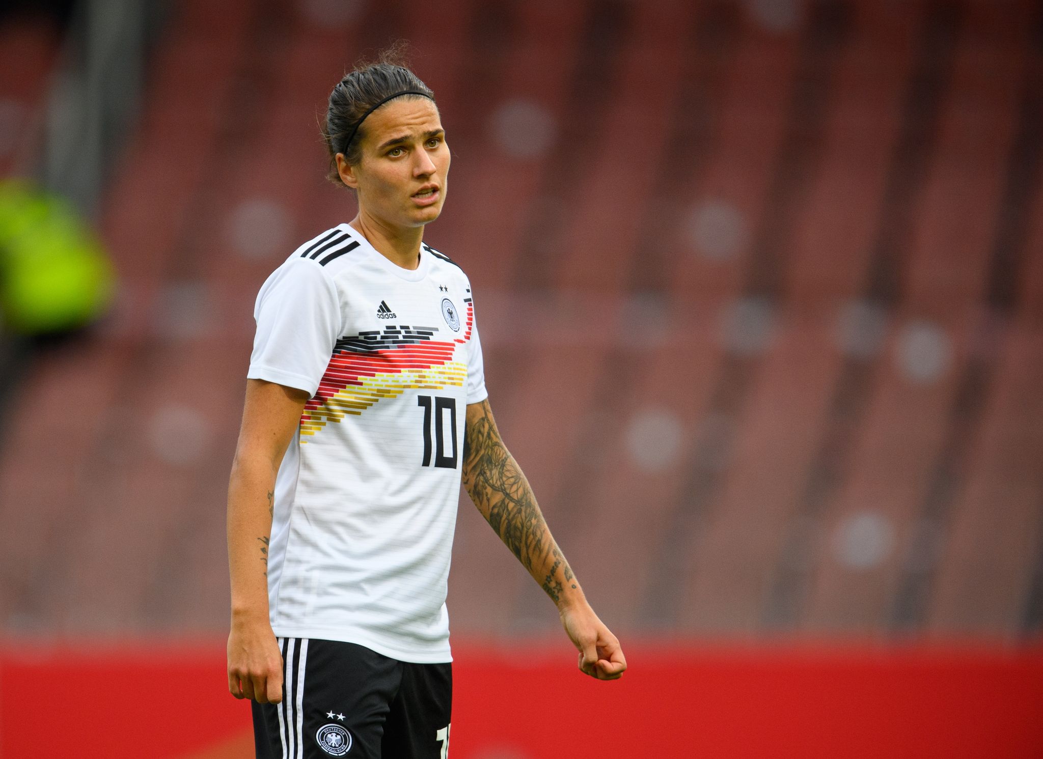 DFB-Frauen in Nürnberg: Marozsan-Abschied gegen Brasilien