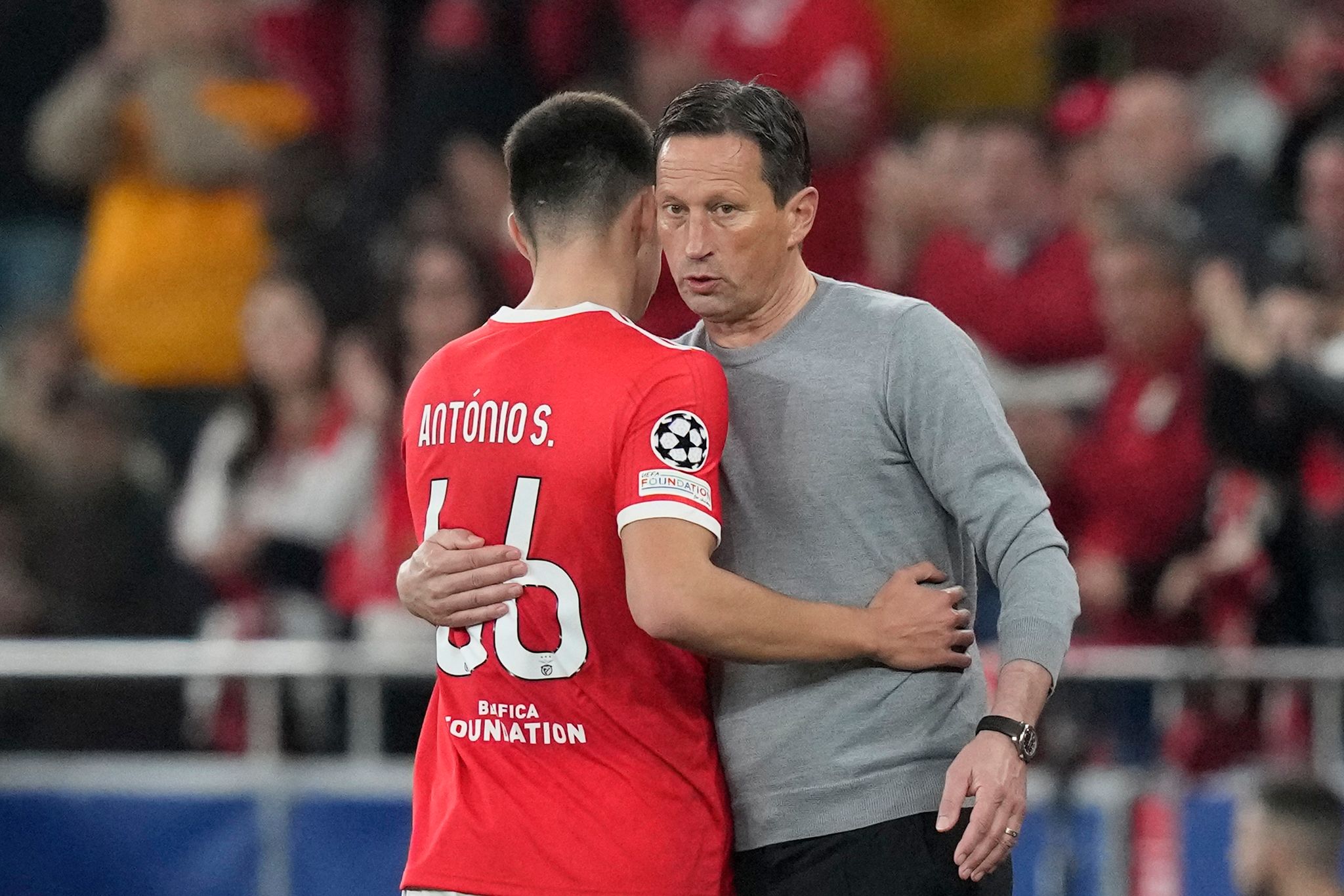 «O grande Schmidt» formt spektakuläres Benfica