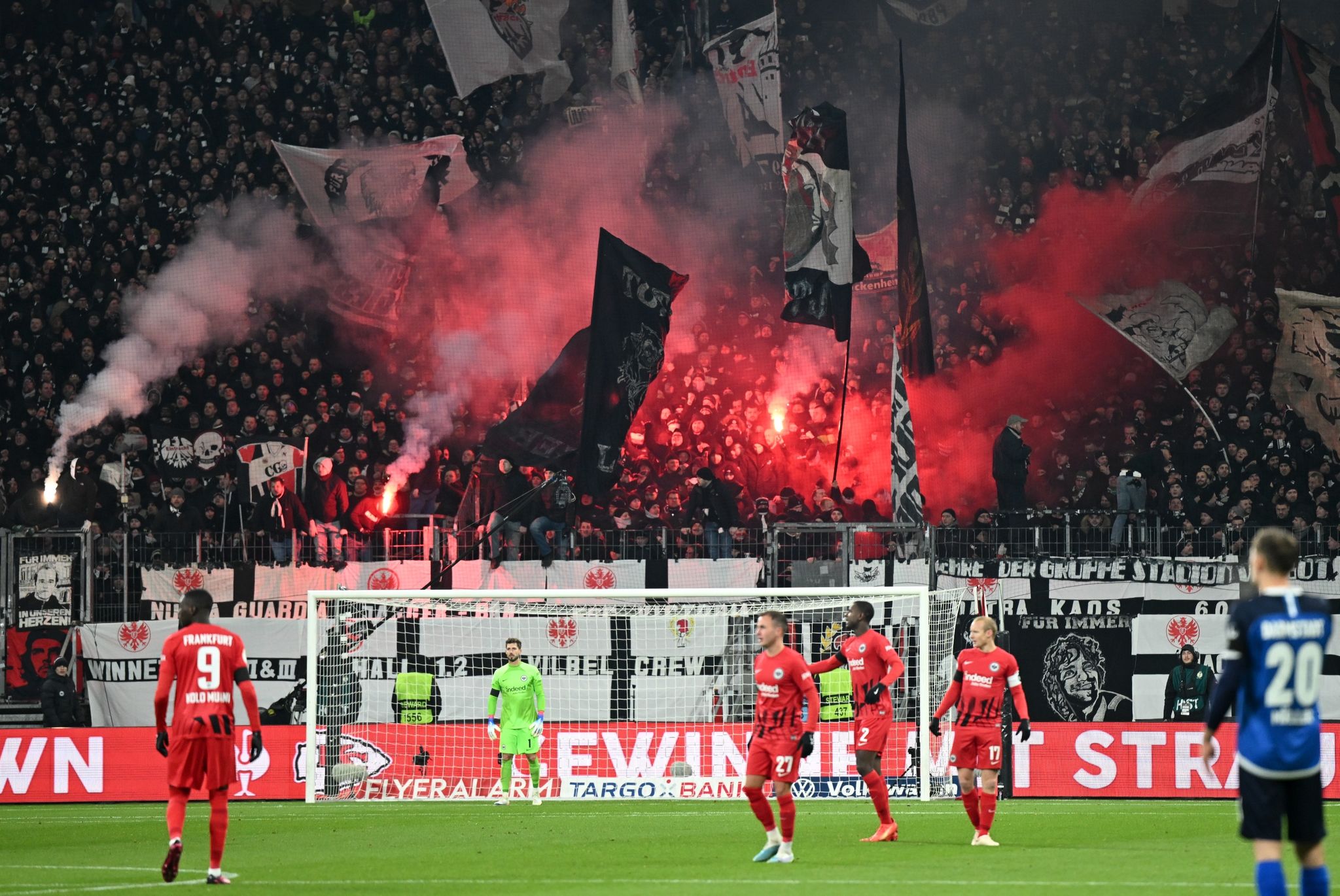 Pyrotechnik: Eintracht Frankfurt muss 41.000 Euro zahlen