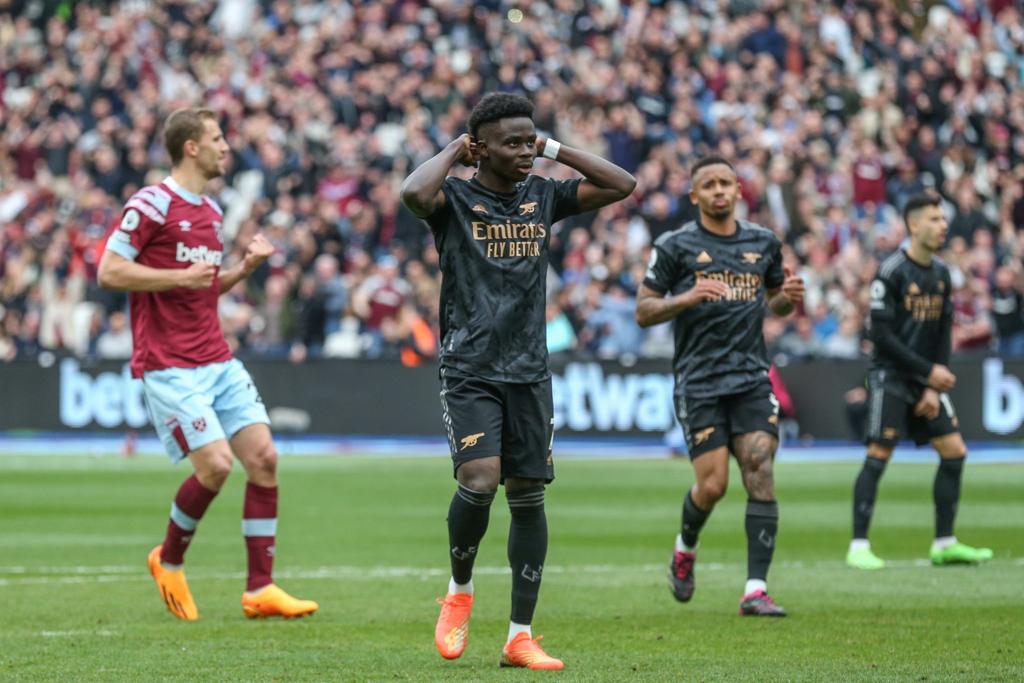 Spitzenreiter Arsenal zeigt Nerven: Nur 2:2 bei West Ham