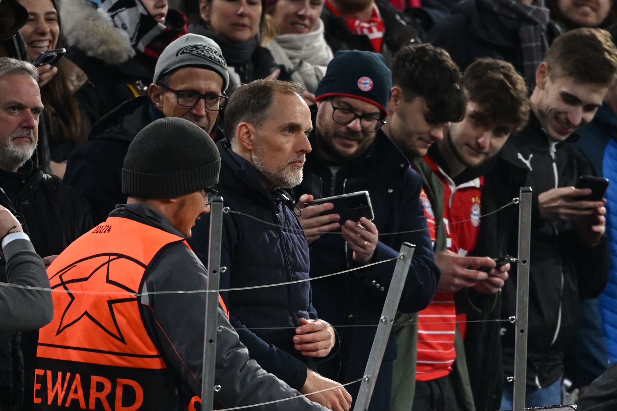 Bayern-Coach schimpft über Schiri und erklärt sein Gelb-Rot
