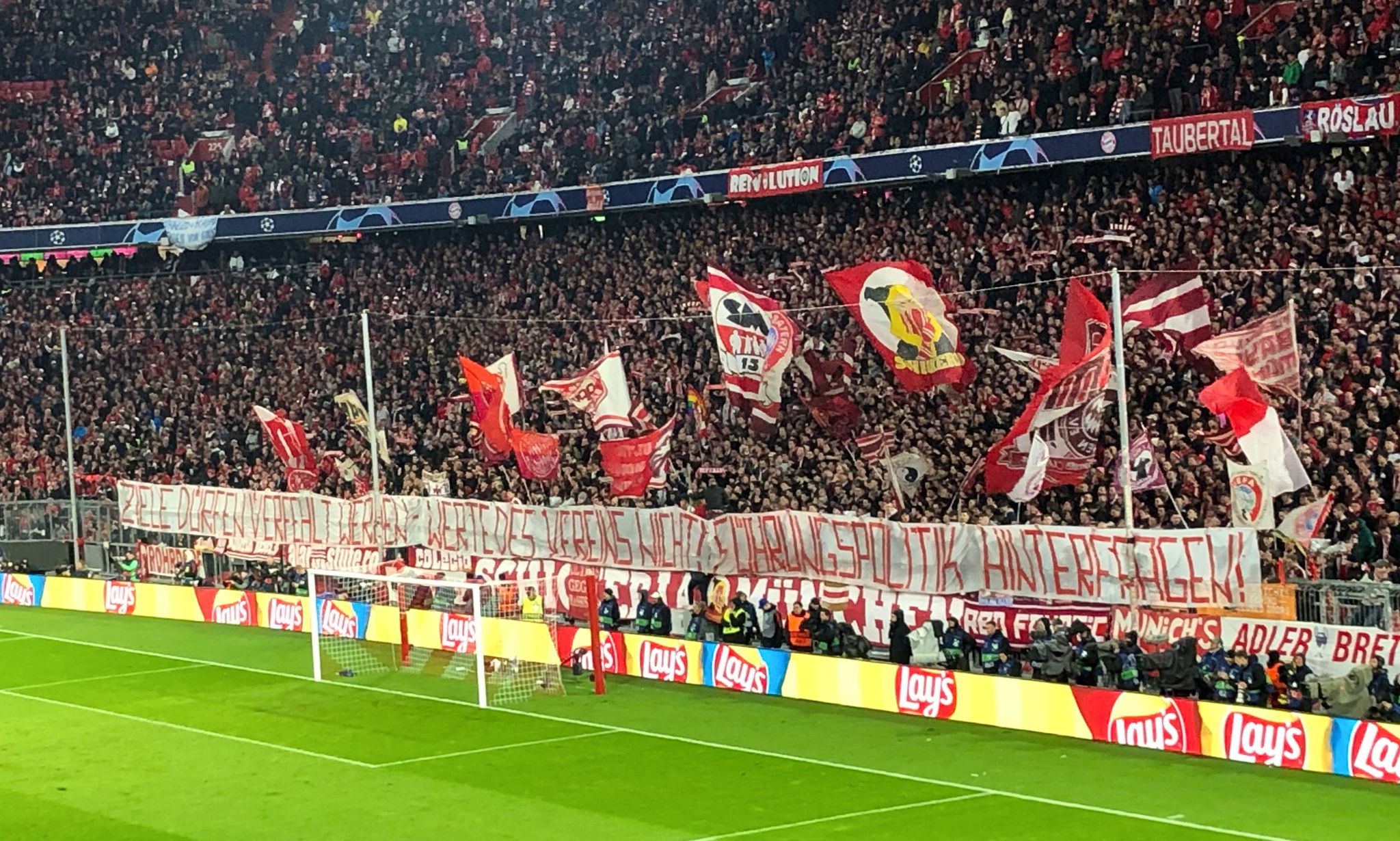 Explosive Bayern-Debatten: Kahn im Visier