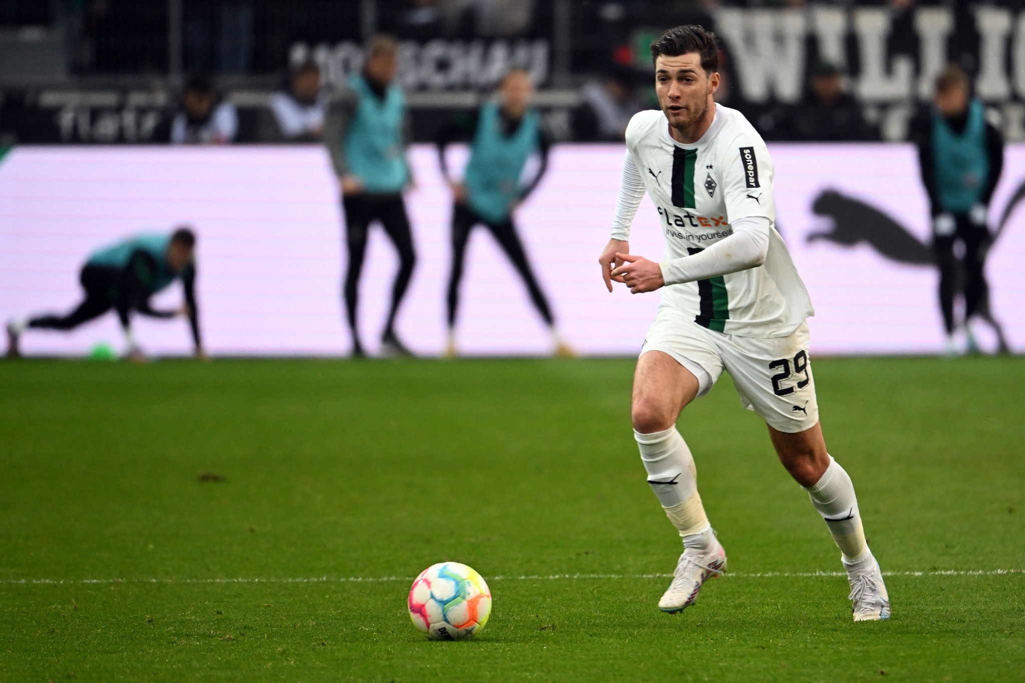 Mönchengladbach verlängert Vertrag mit Verteidiger Scally