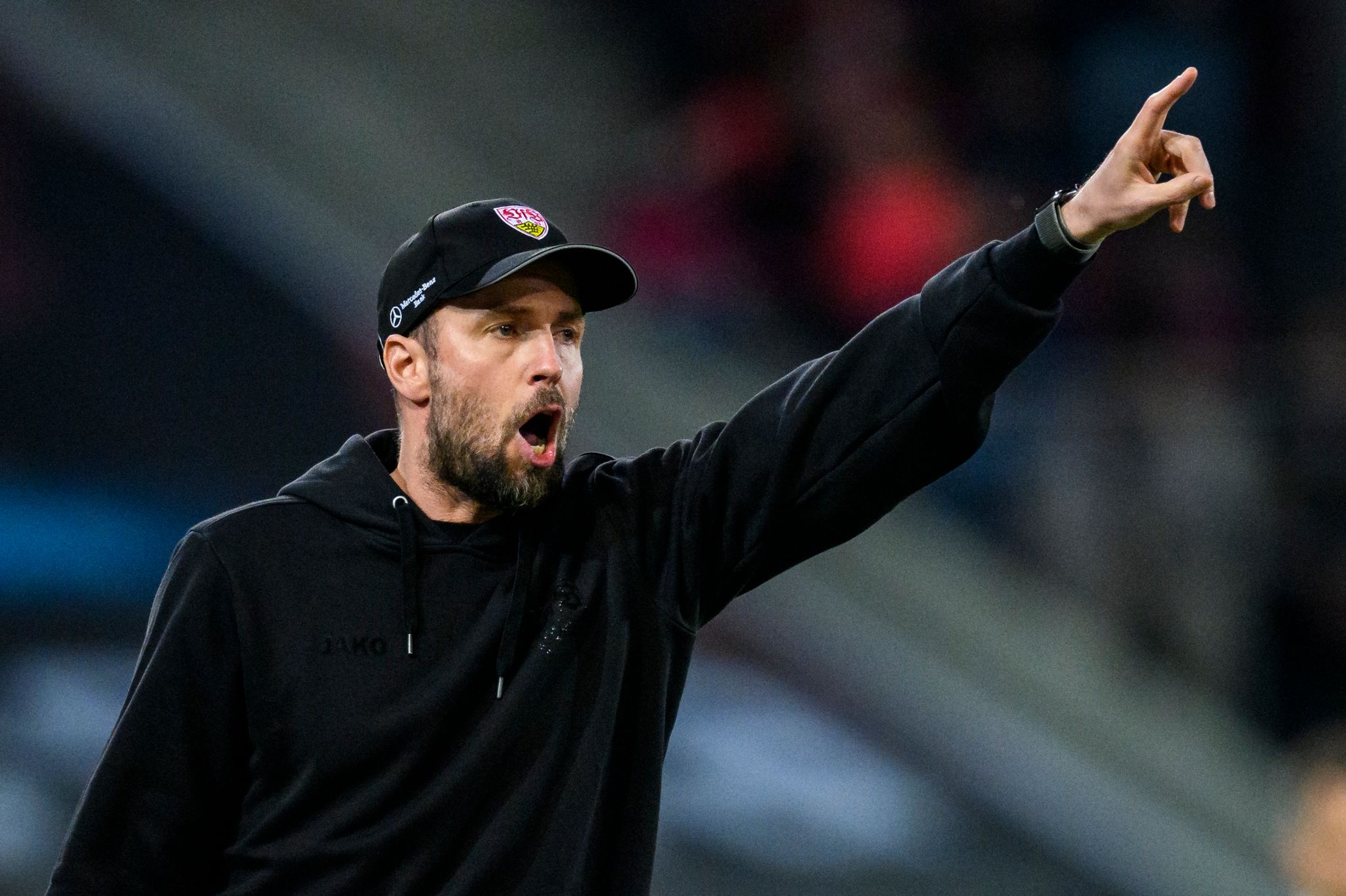 VfB-Coach Hoeneß: Punkt in Augsburg «veredeln»