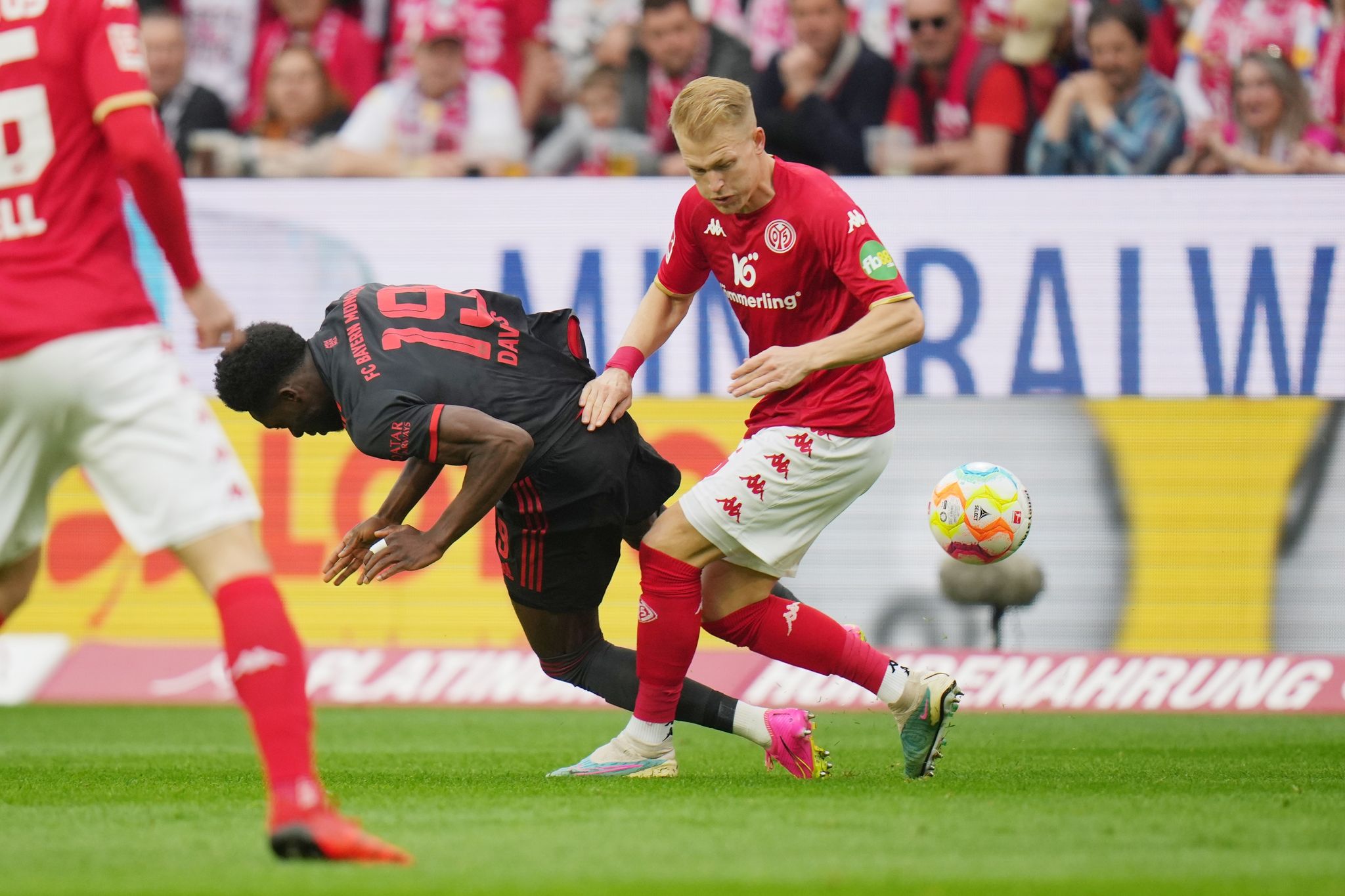 Muskelbündelriss: FC Bayern im Saisonendspurt ohne Davies