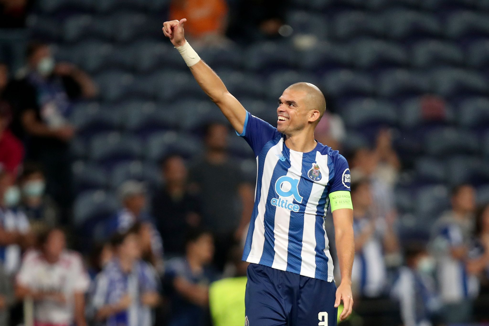 40 Jahre und noch fit: Pepe verlängert beim FC Porto