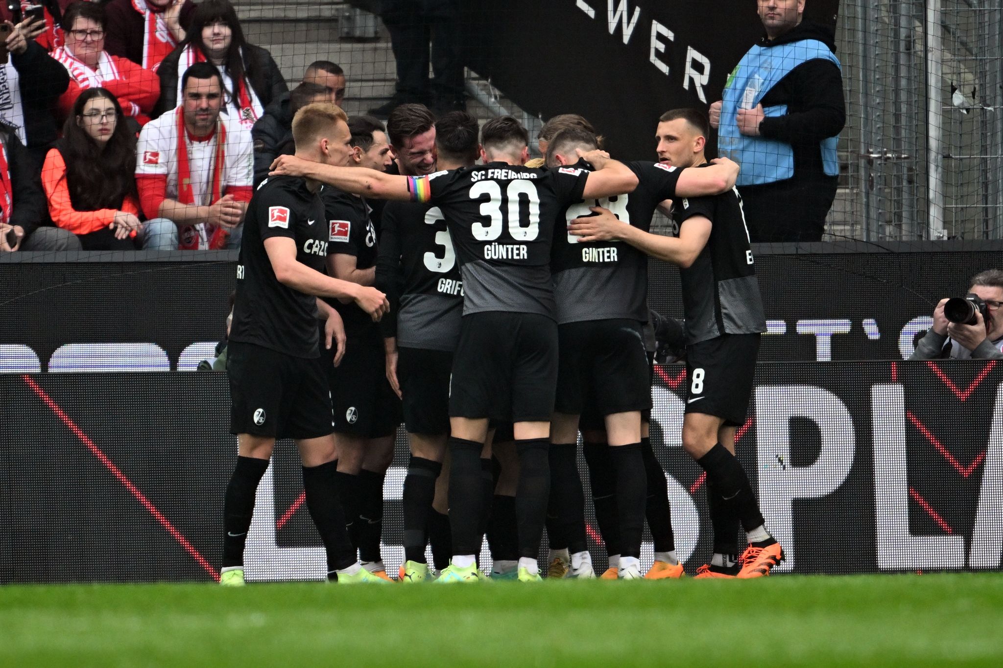Freiburg noch vier Schritte von Champions League entfernt