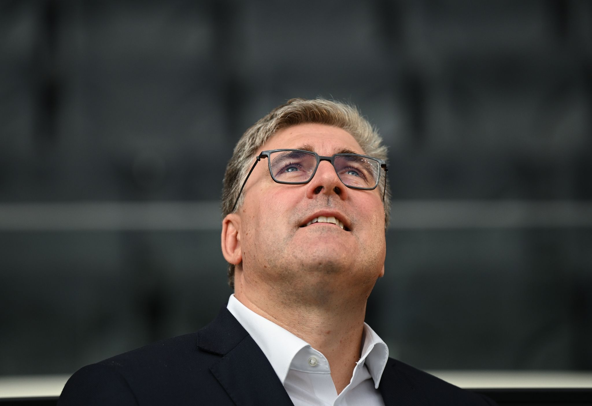 Vorstandssprecher Hellmann bleibt bei Eintracht Frankfurt