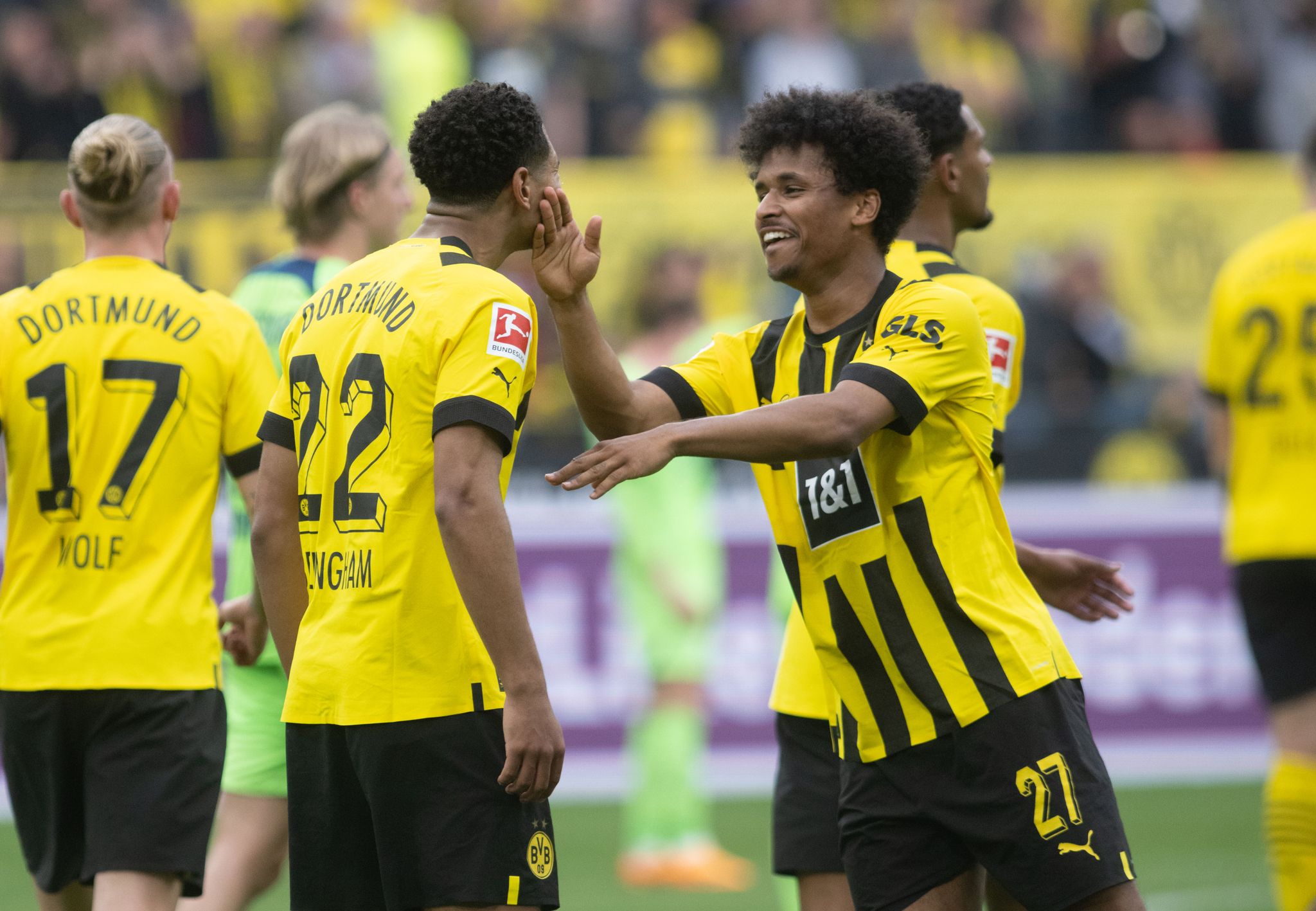 BVB bleibt im Titelrennen: 6:0-Gala gegen Wolfsburg