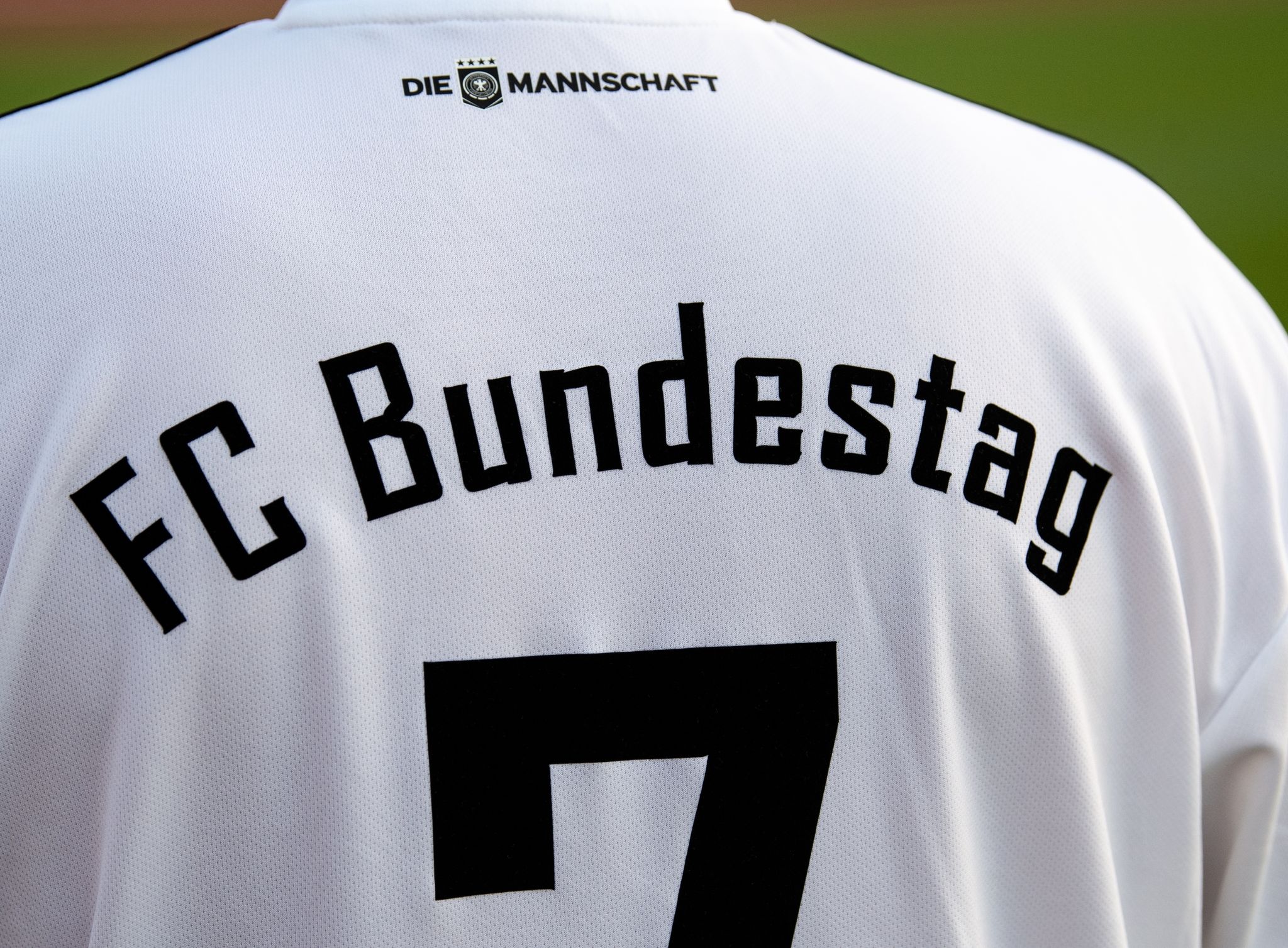 FC Bundestag will EM-Titel mit Coach Magath verteidigen