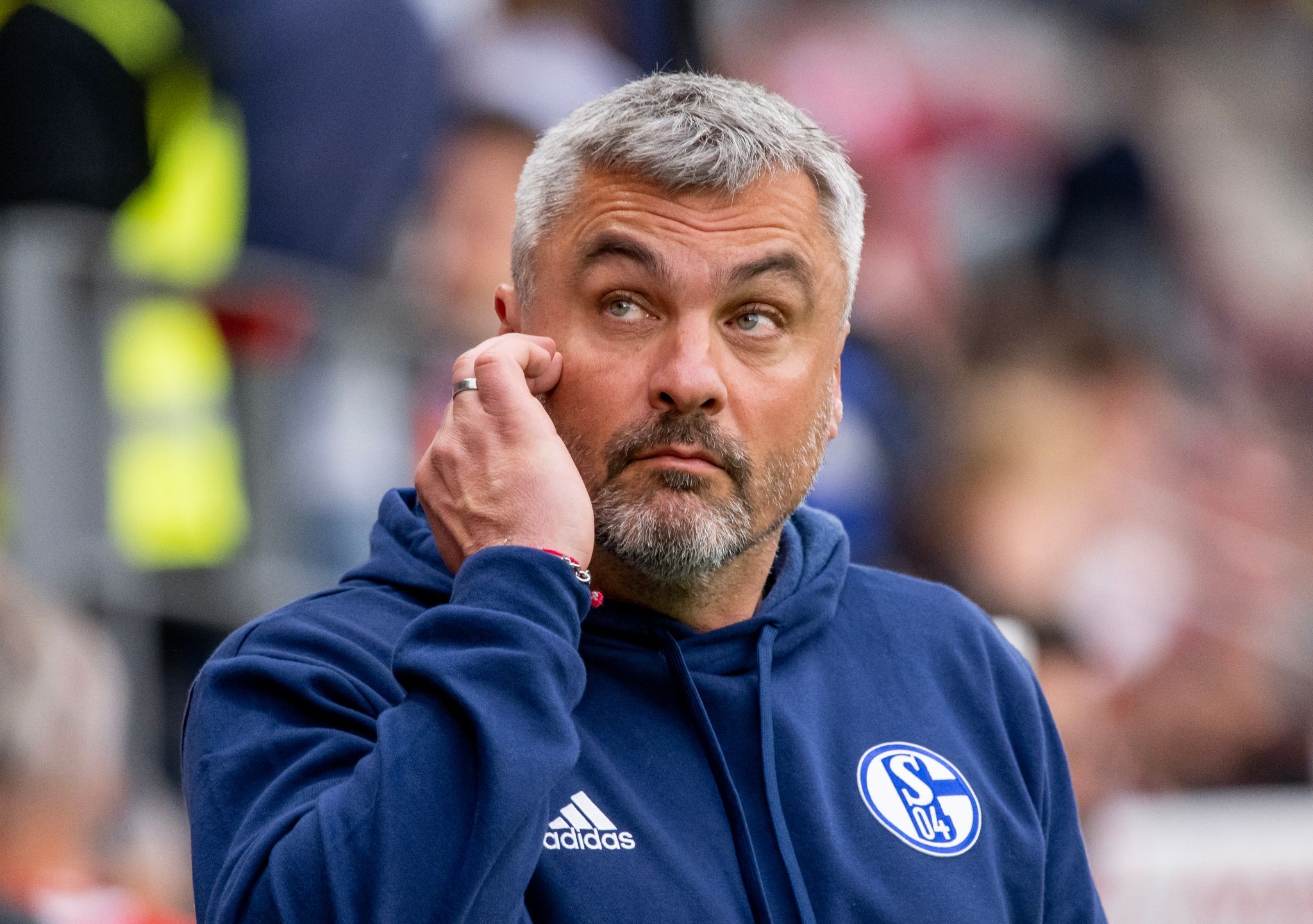 Gelbsperren drohen: Schont Schalke-Coach Spieler in München?