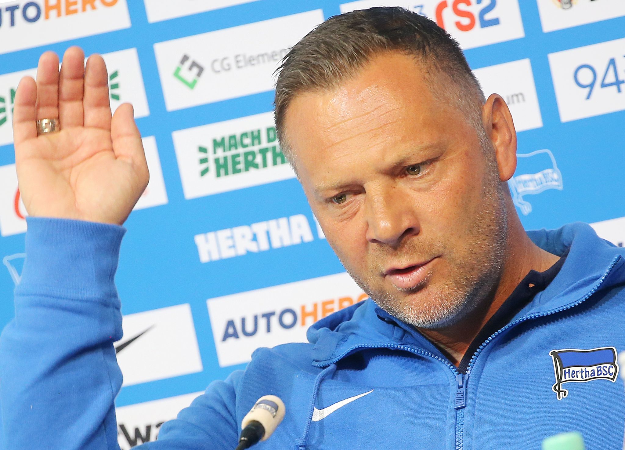 Trainer-Sympathien: Hertha BSC muss Klassenverbleib regeln