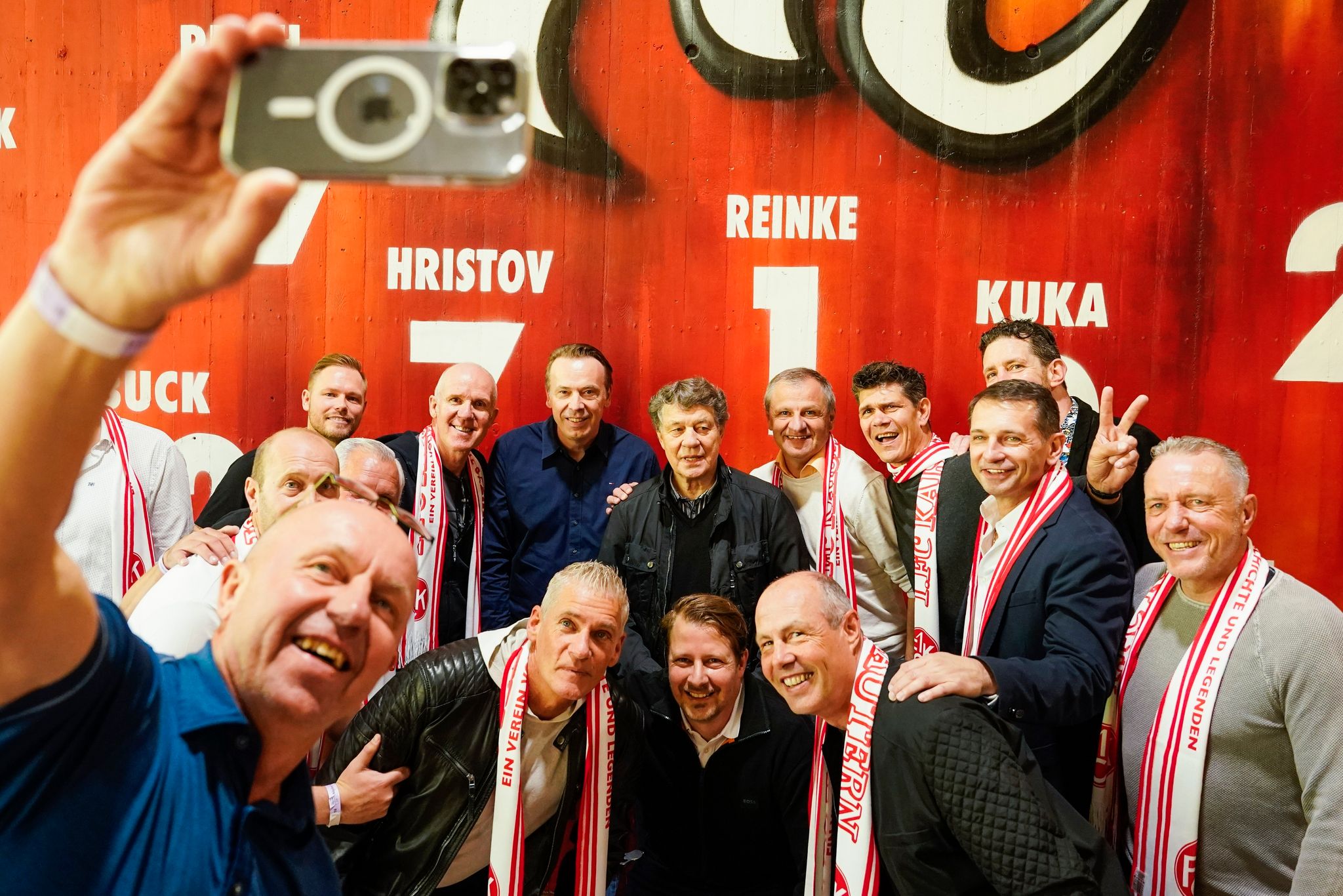 Kaiserslautern feiert Meistermannschaft von 1998 um Rehhagel