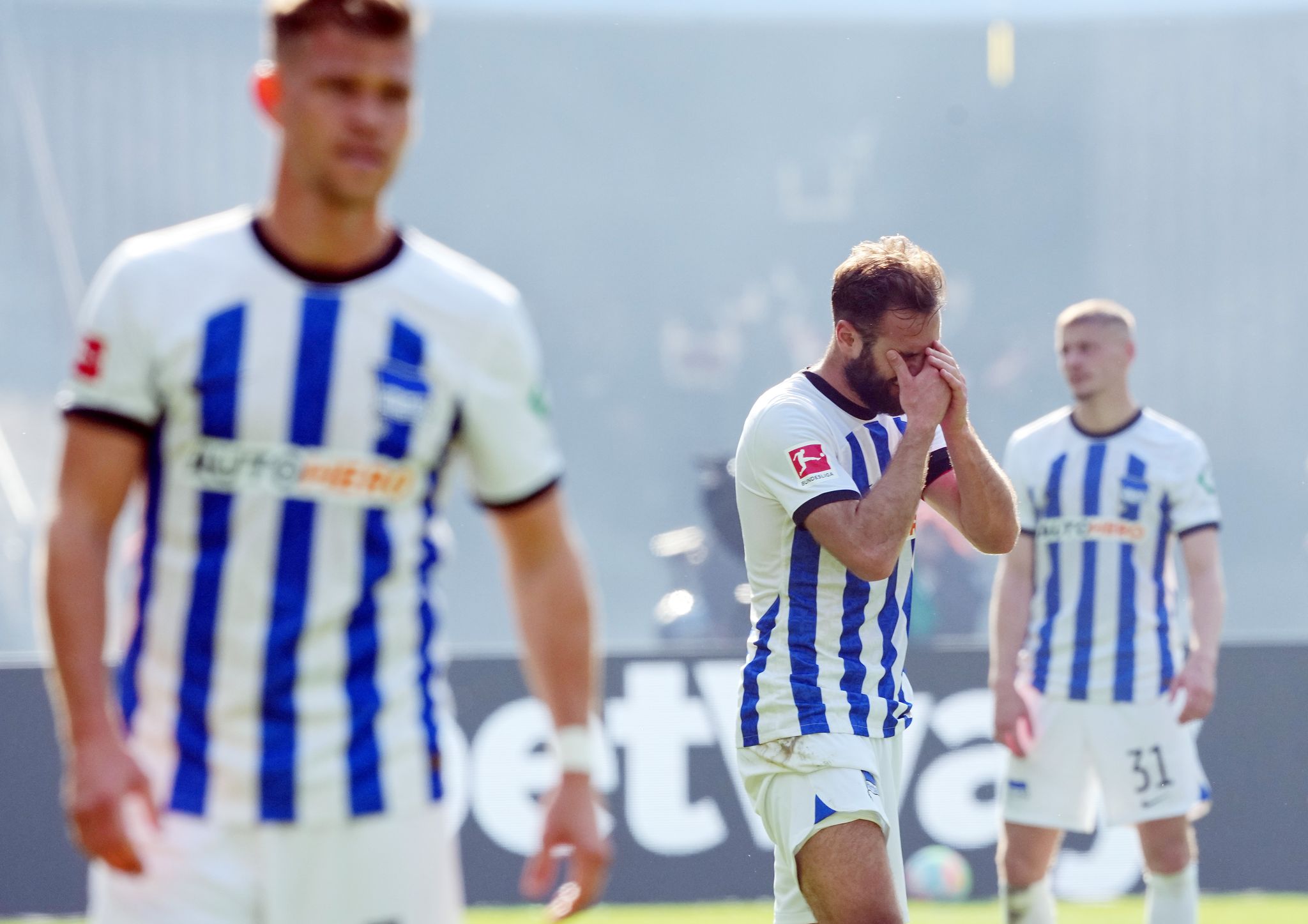 Herthas langer Abstieg: Zeit für Aufbauarbeiten ist knapp