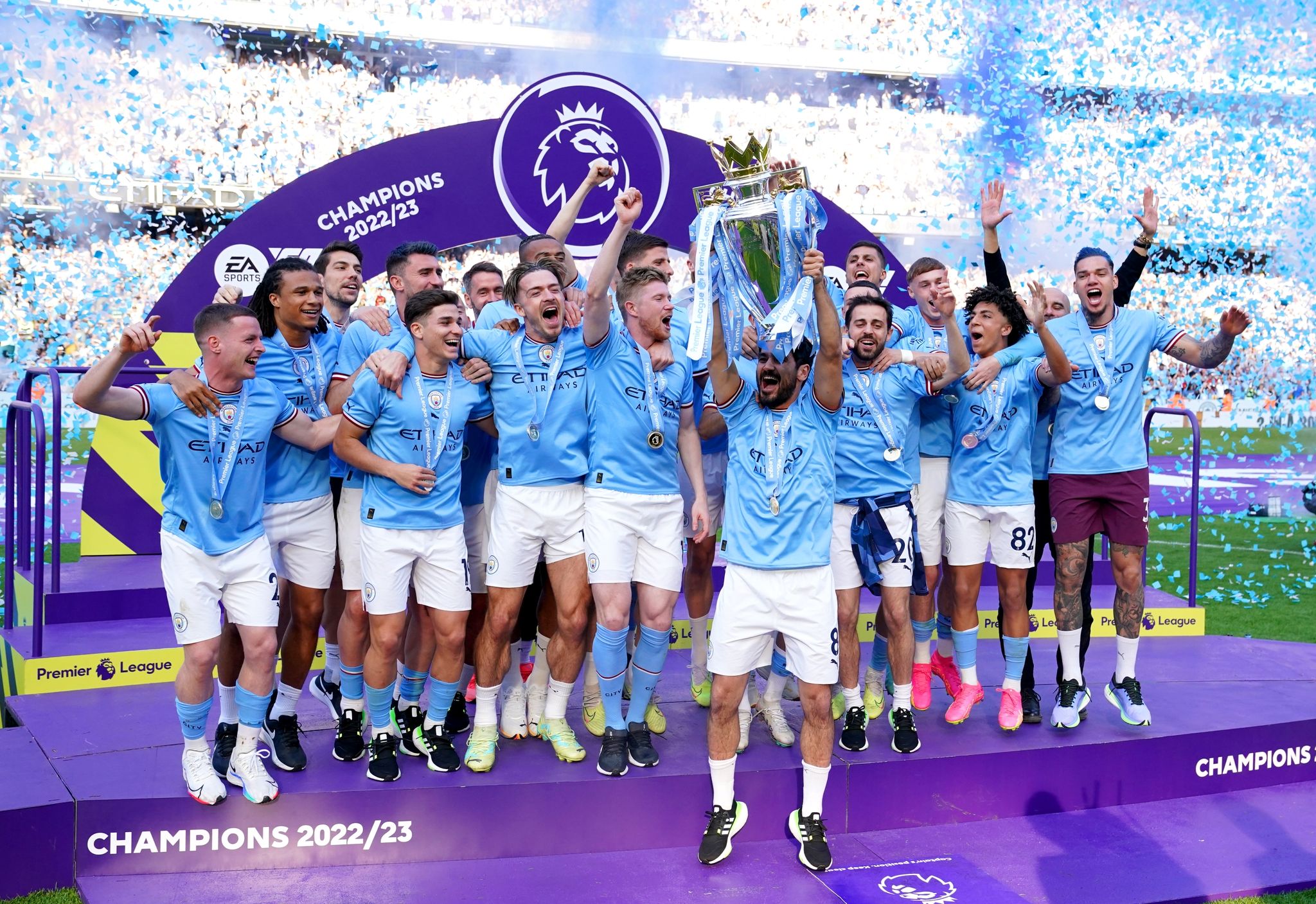 Auf dem Weg zum Triple: Man City wieder Meister