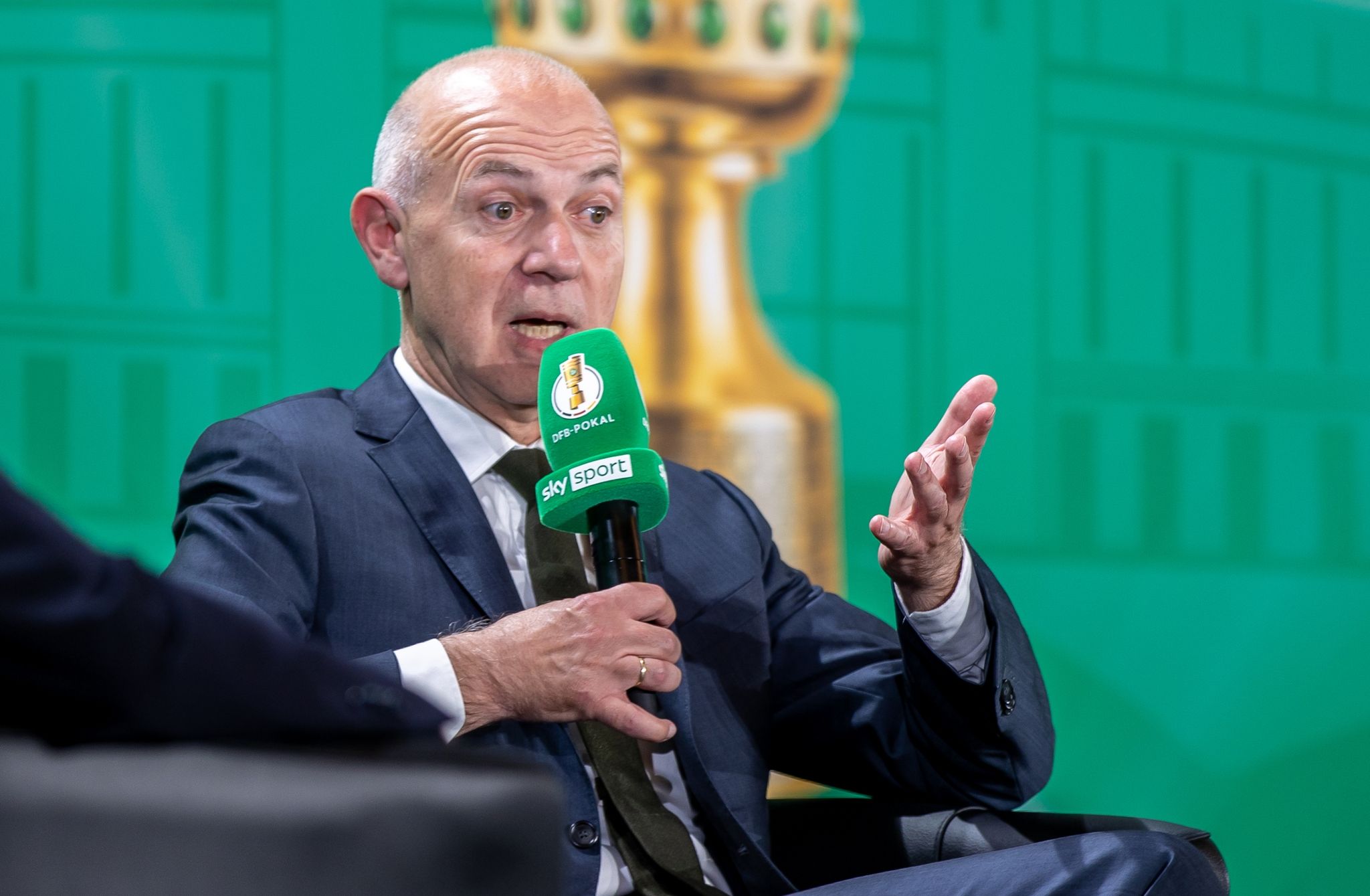 DFB-Präsident Neuendorf: Spannung in der Liga elektrisiert