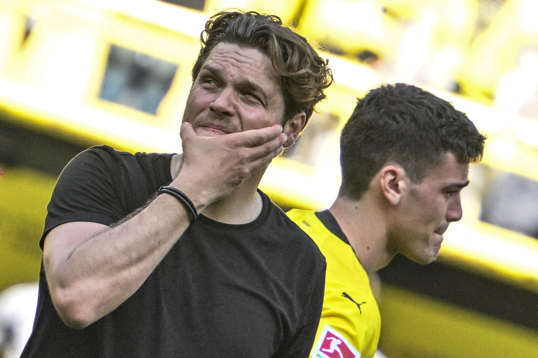 Meistertitel verspielt: Terzic weint vor der Südtribüne