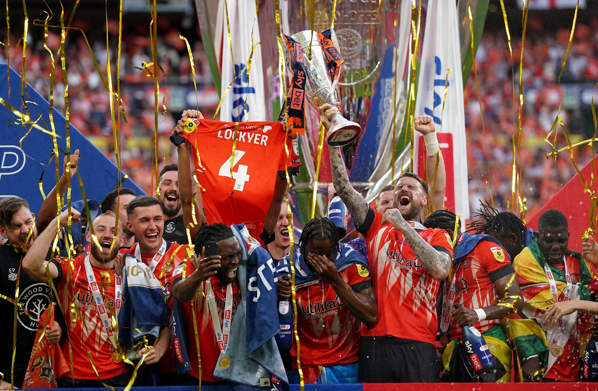 Luton Town steigt in die Premier League auf