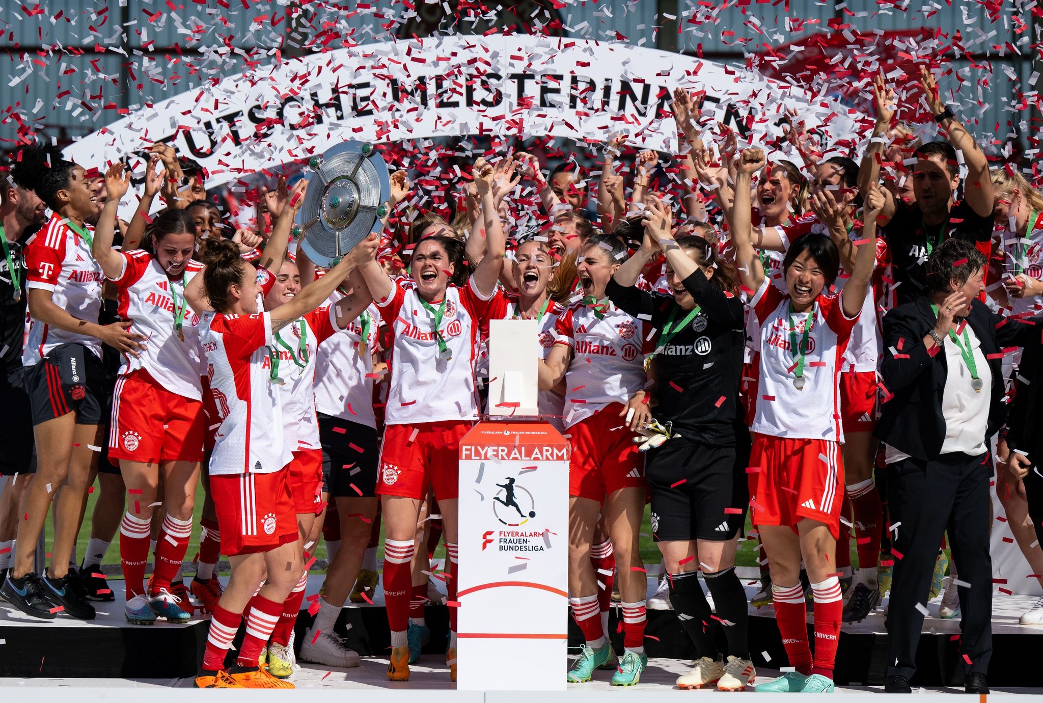 Münchner Doppel-Party: Bayern-Frauen sind deutscher Meister